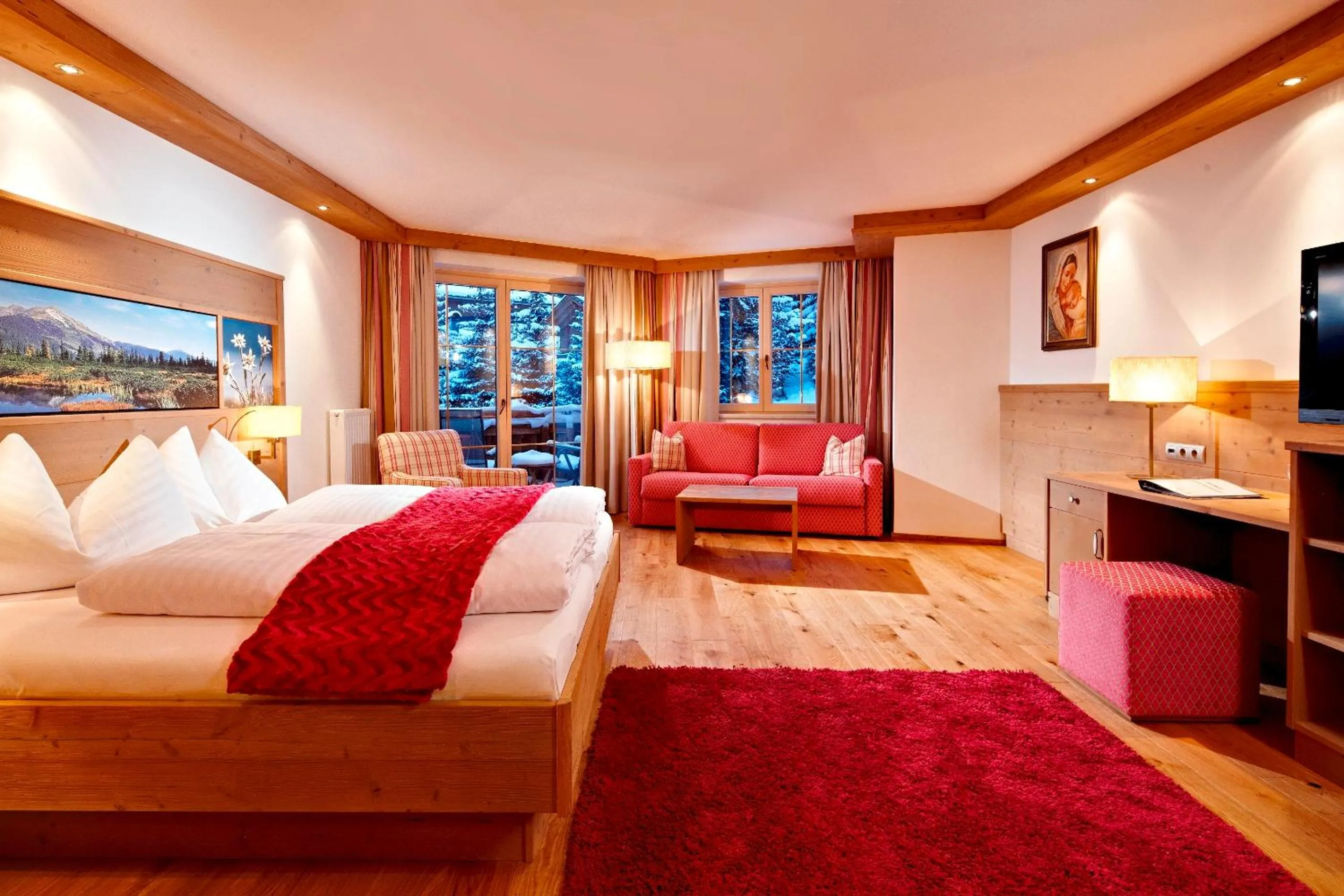 Bedroom, Bed in Biohotel Castello Königsleiten
