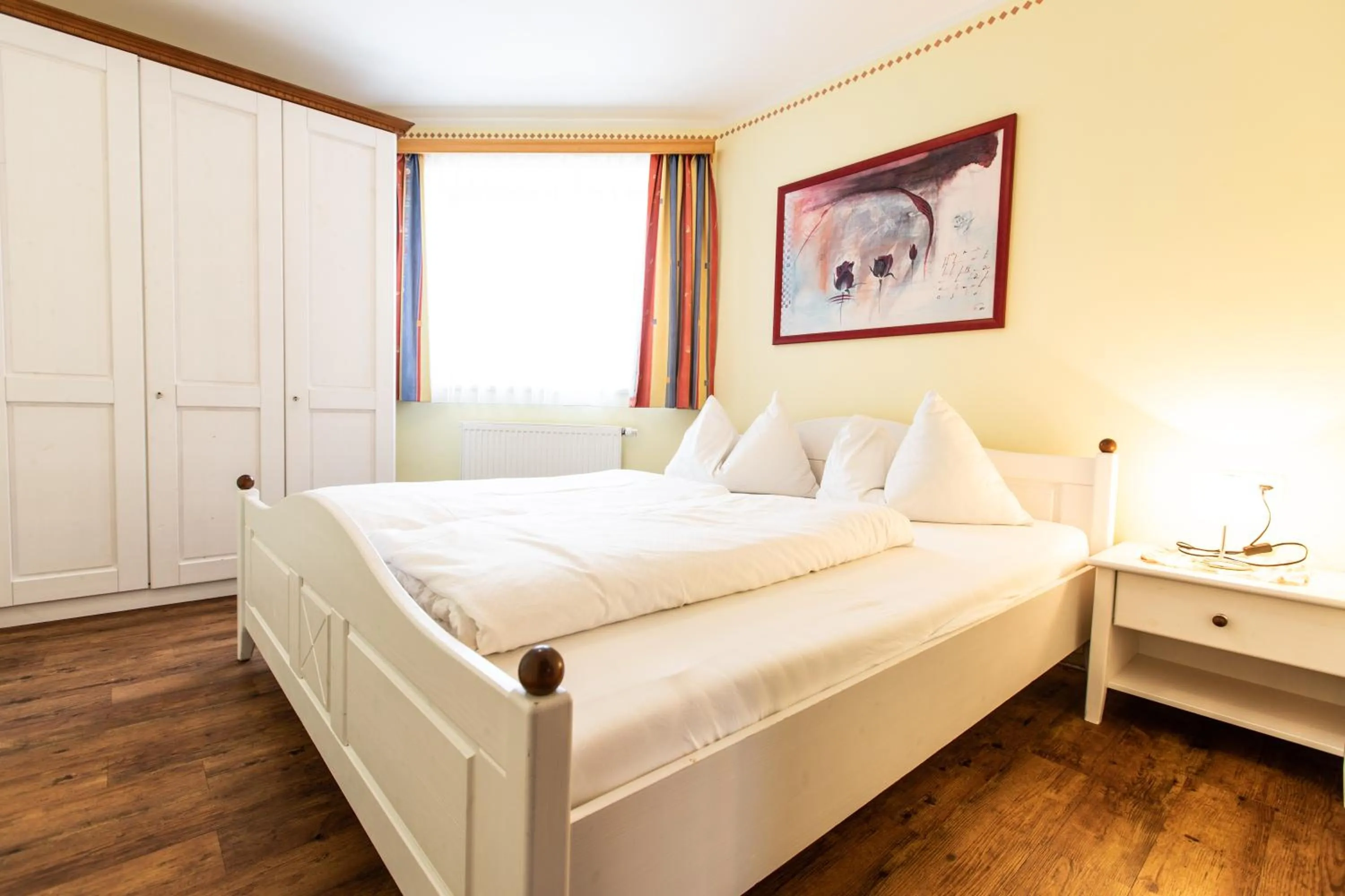 Bedroom, Bed in Biohotel Castello Königsleiten