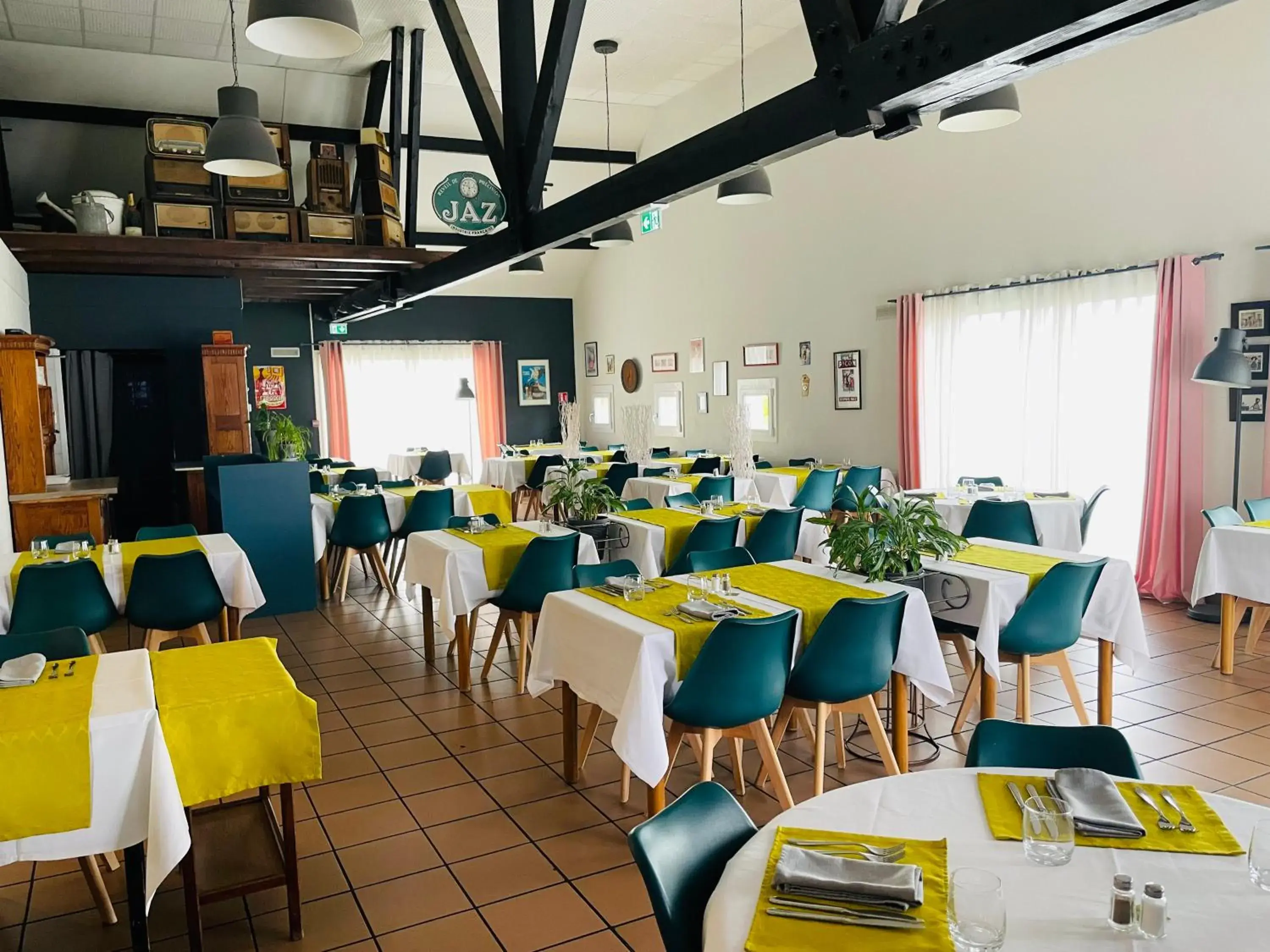 Restaurant/places to eat in Hôtel Restaurant Kyriad Mulhouse Nord Illzach Restaurant/places to eat in Hôtel Restaurant Kyriad Mulhouse Nord Illzach