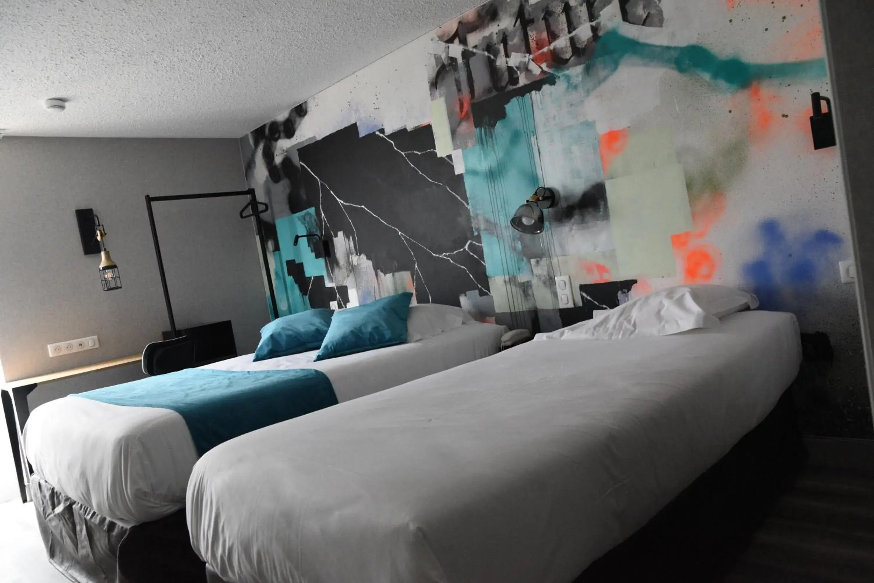 Triple Room - 1 Double & 1 Single Beds in The Originals Boutique, Hôtel Montélimar Triple Room - 1 Double & 1 Single Beds in The Originals Boutique, Hôtel Montélimar