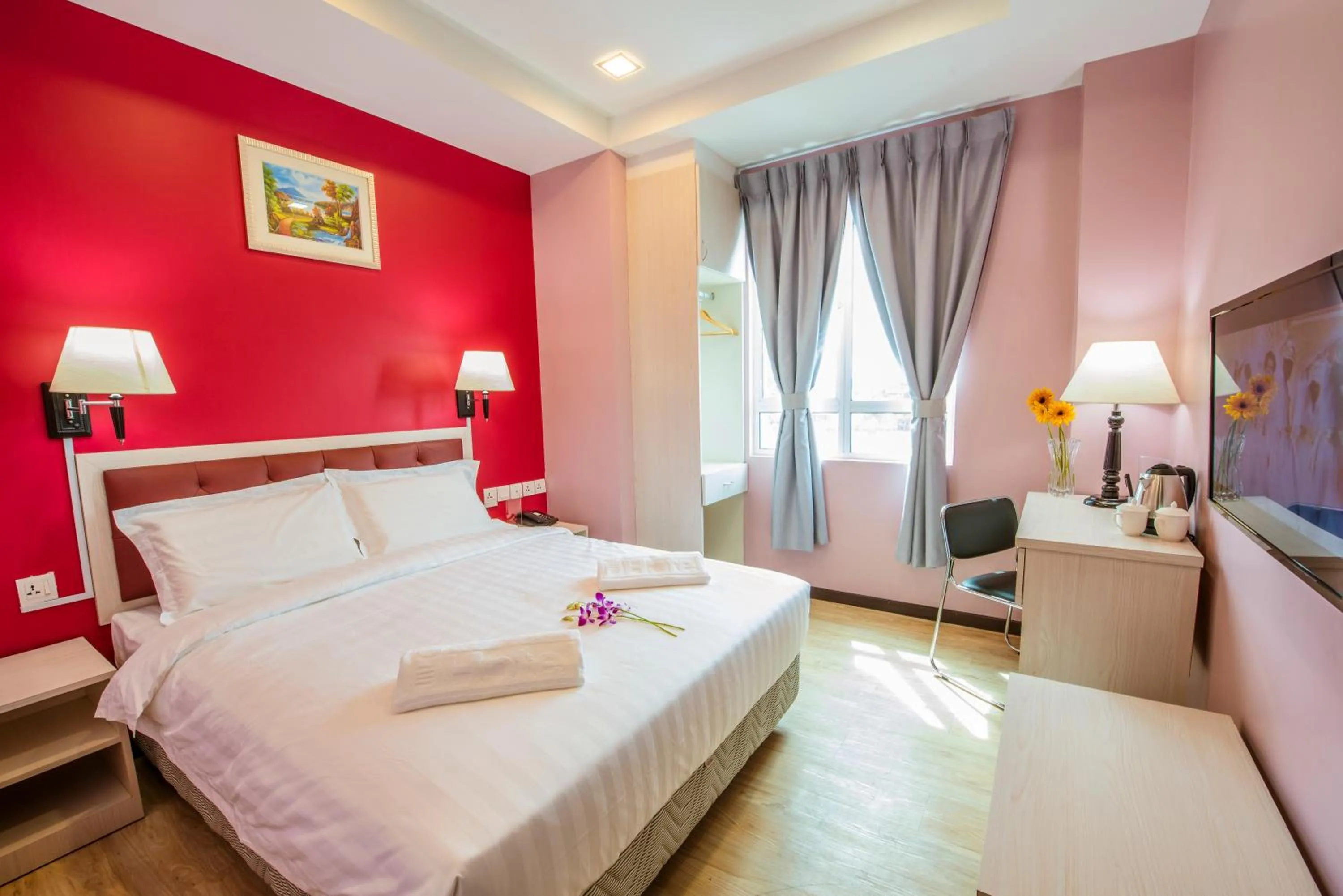 Bathroom, Bed in inHotel Inanam