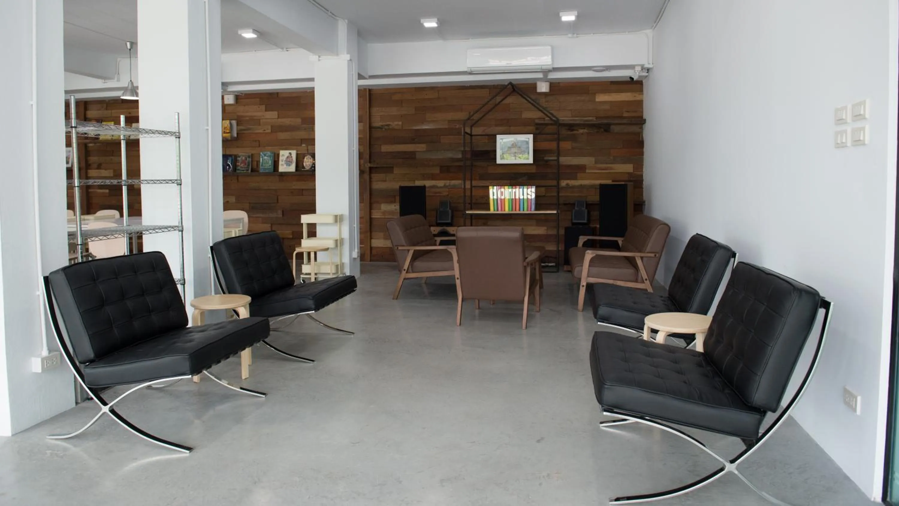 Library in Veethara Boutique Hotel