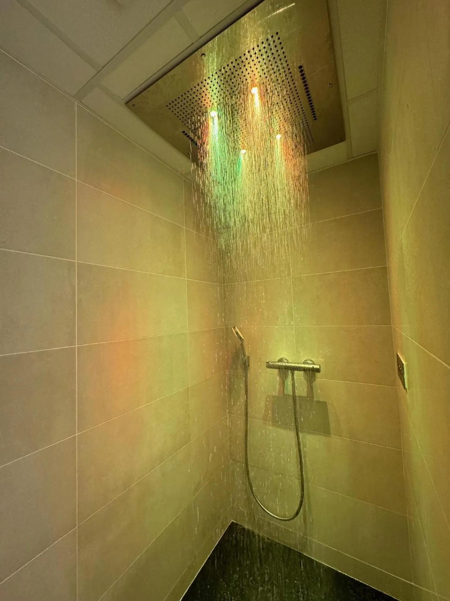 Spa and wellness centre/facilities in Kyriad Saumur Hyper Centre Hôtel, Appartements, Séminaires et SPA soins Sothys Paris