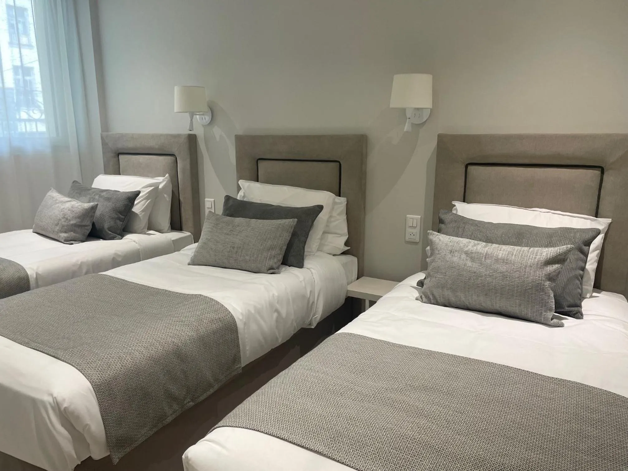 City view, Bed in Kyriad Saumur Hyper Centre Hôtel, Appartements, Séminaires et SPA soins Sothys Paris