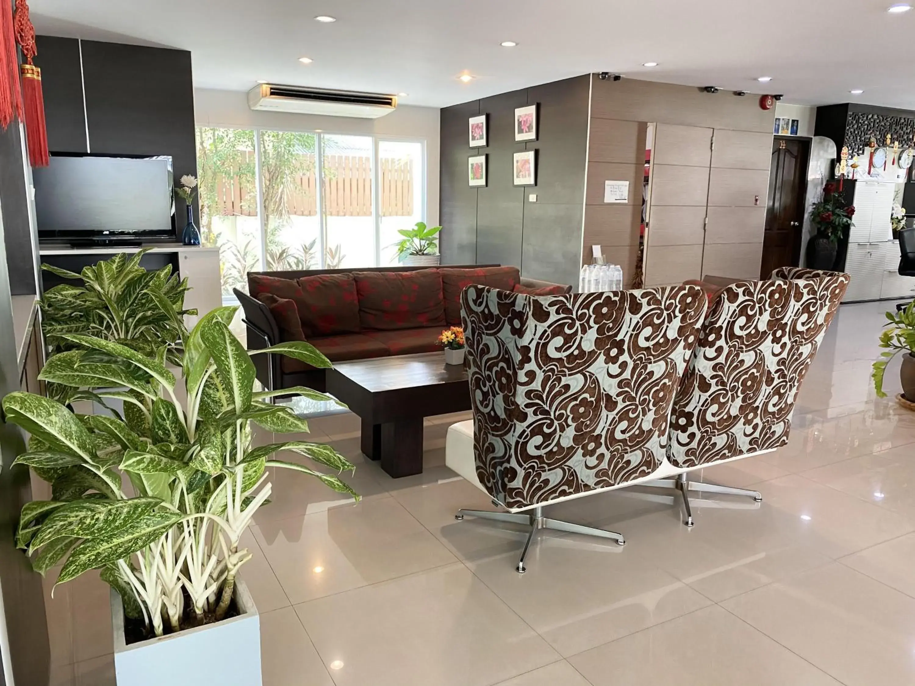 Seating area in 14 Place Sukhumvit Suites Seating area in 14 Place Sukhumvit Suites