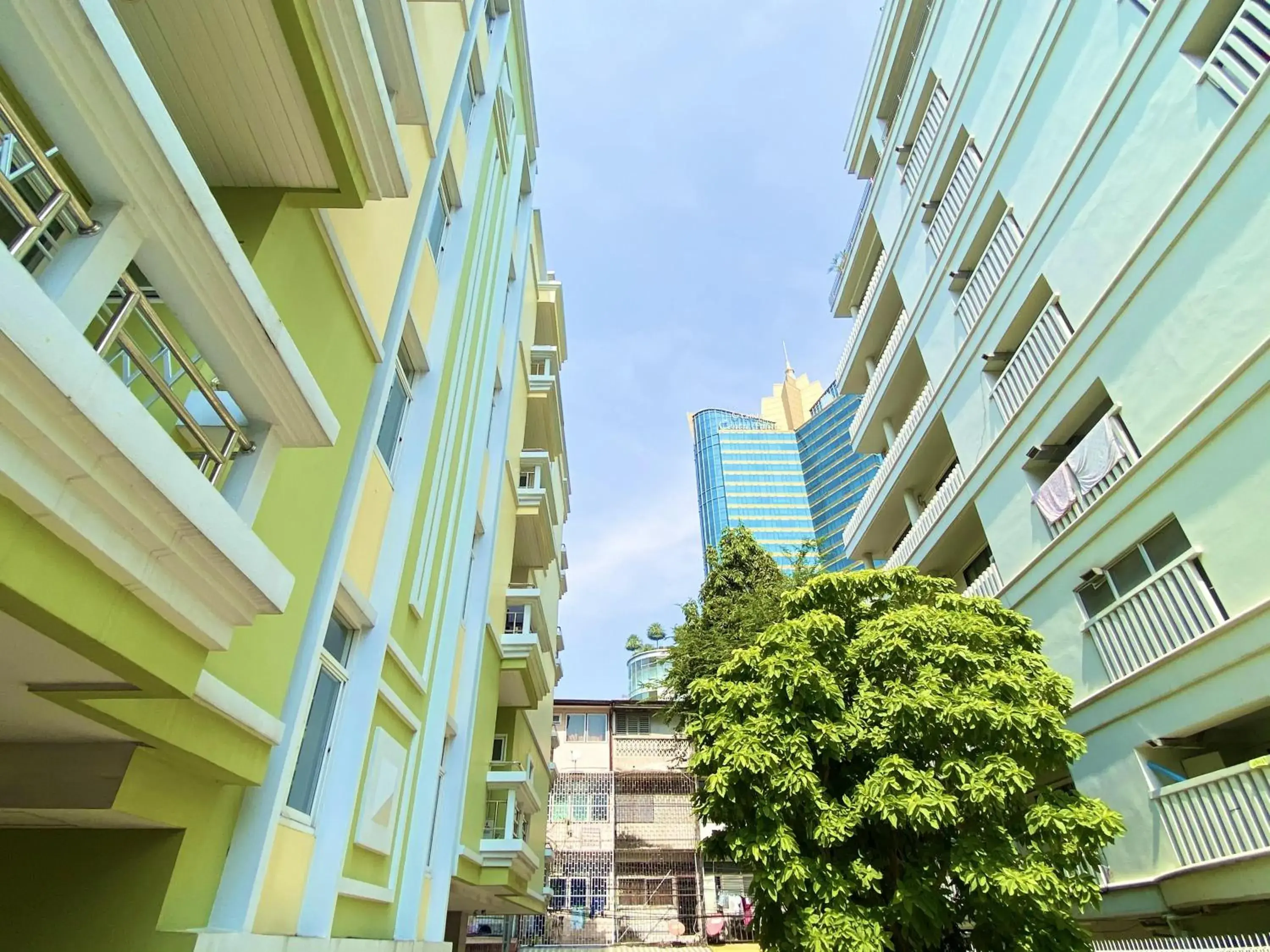 Property building in 14 Place Sukhumvit Suites Property building in 14 Place Sukhumvit Suites