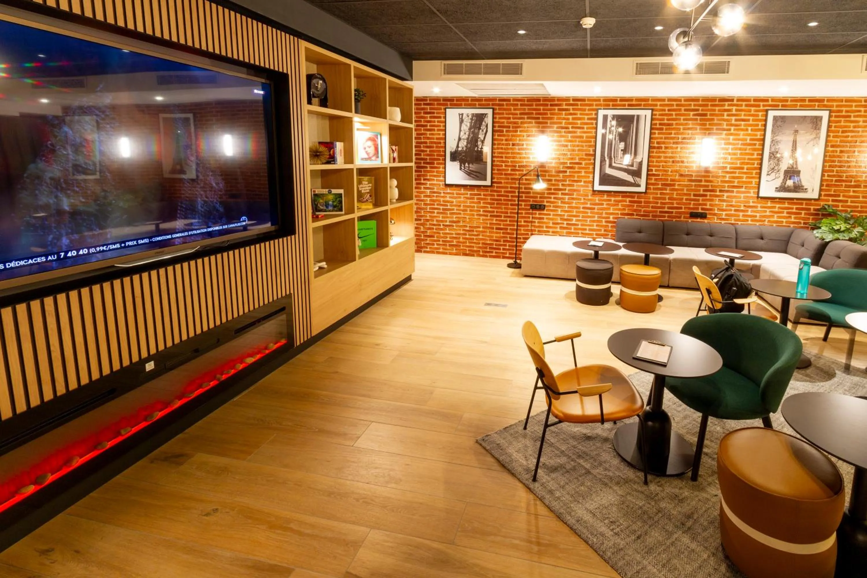 TV and multimedia in Campanile Prime Paris 19 - La Villette