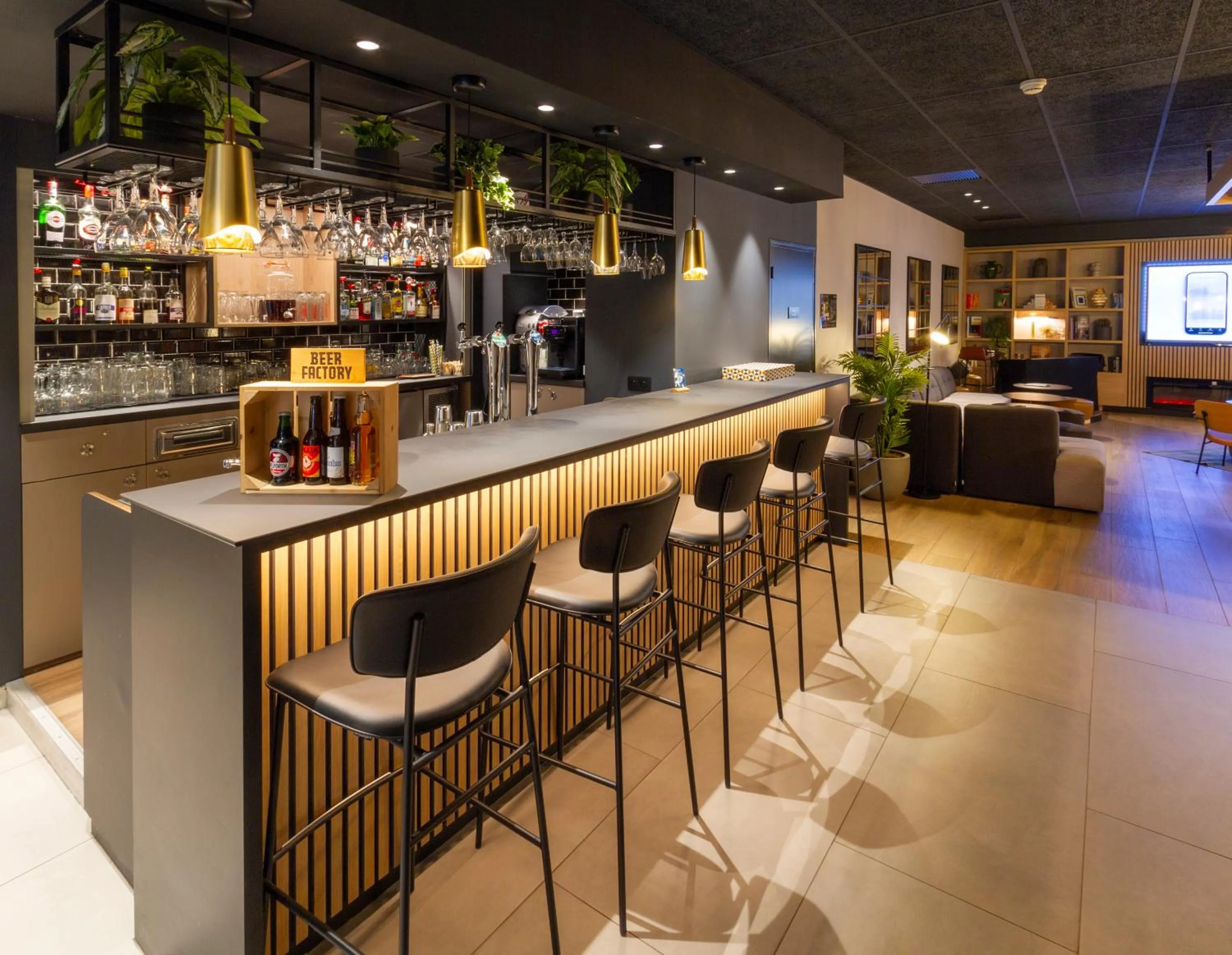 Lounge or bar in Campanile Prime Paris 19 - La Villette