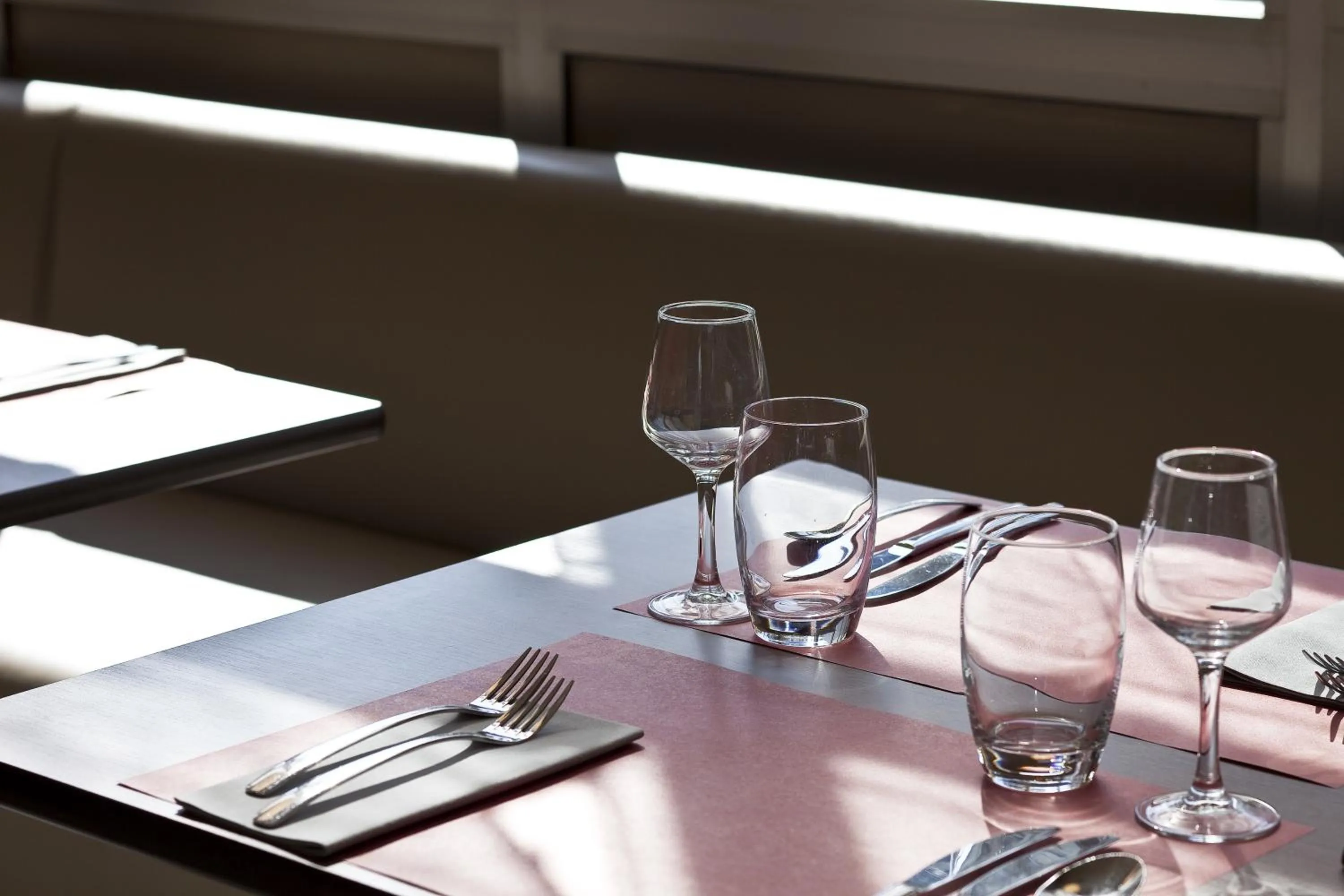 Restaurant/places to eat in Campanile Prime Paris 19 - La Villette