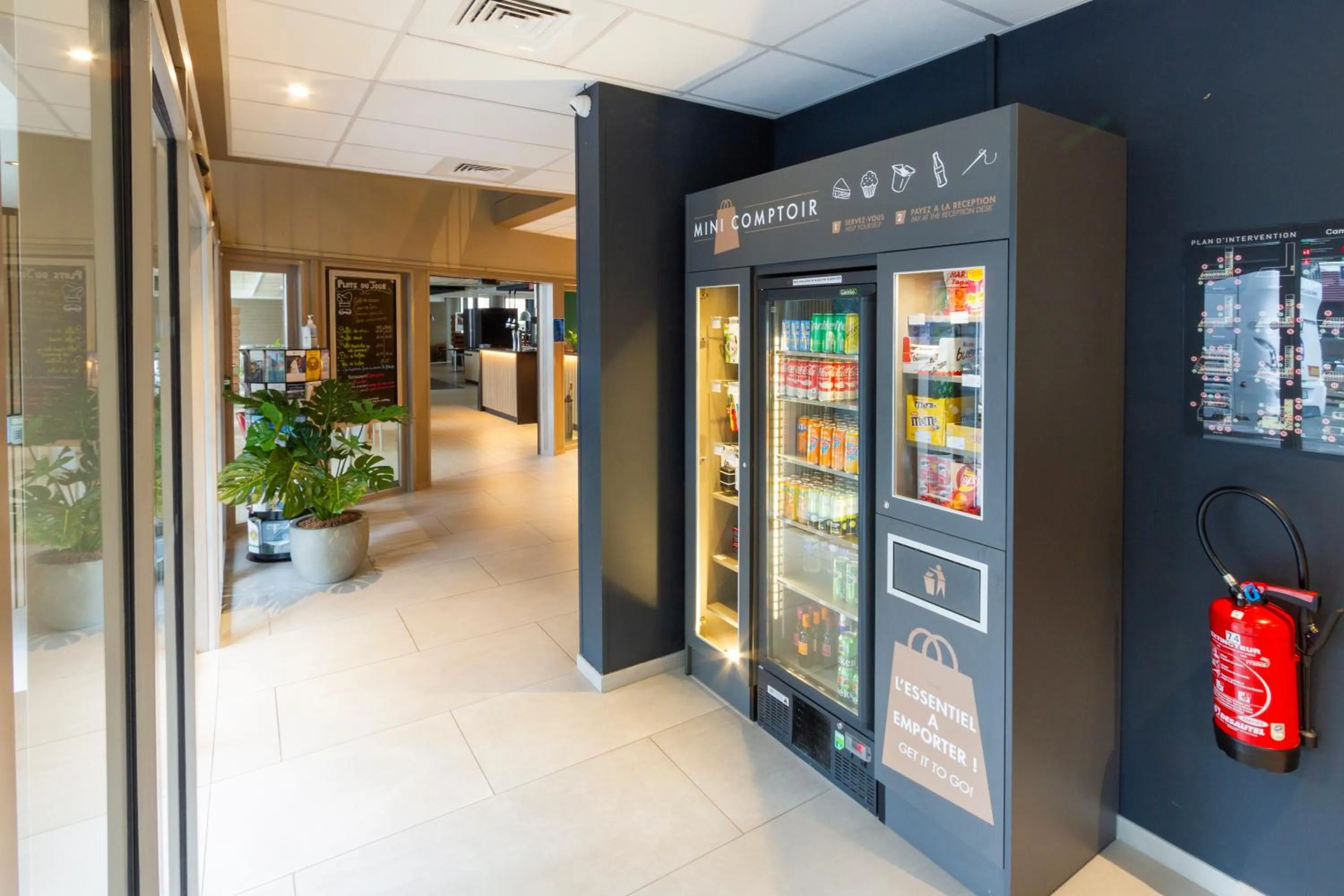 vending machine in Campanile Prime Paris 19 - La Villette