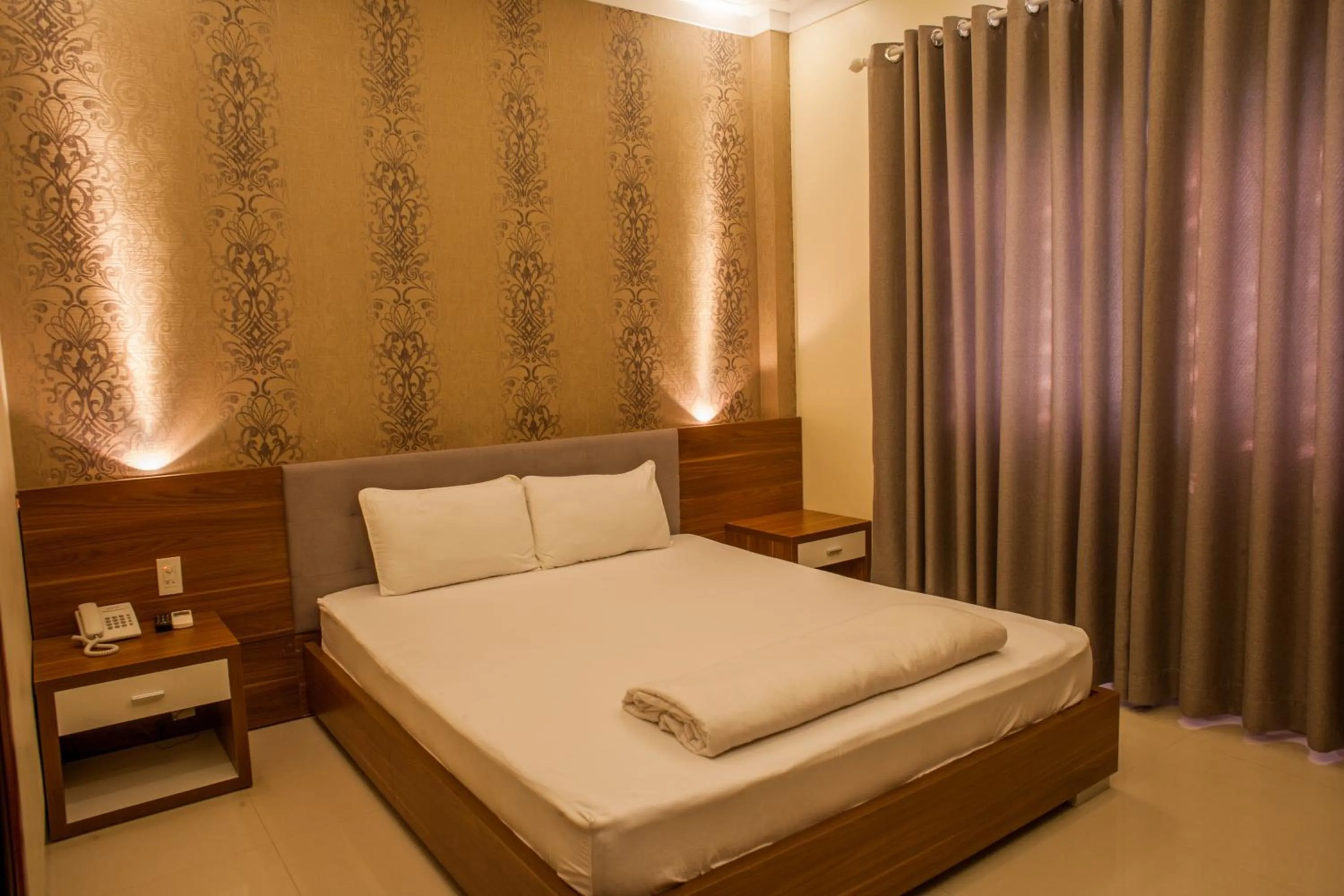 Bedroom, Bed in Trieu Khang Hotel gần sân bay Cam Ranh near Cam Ranh Airport