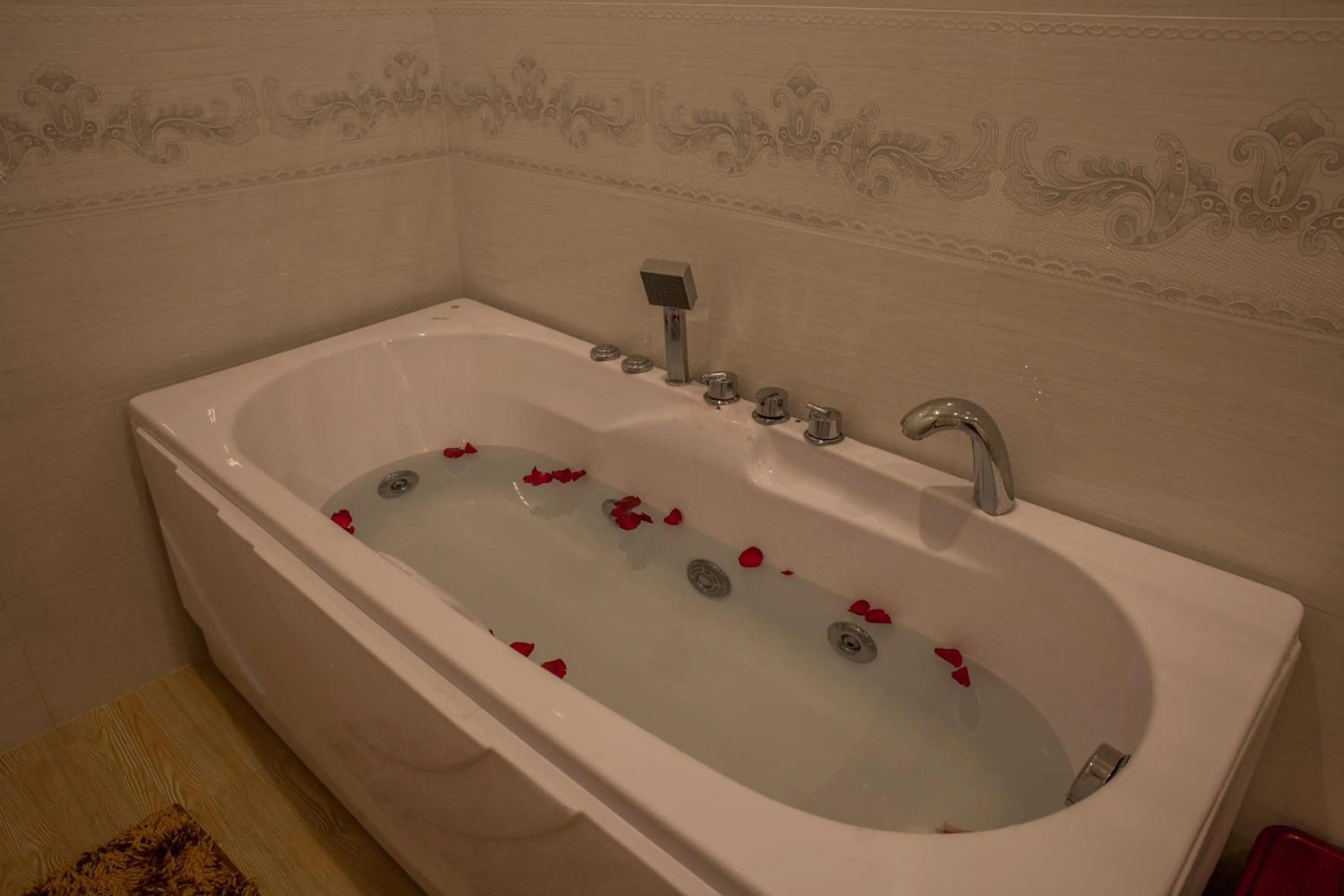 Bathroom in Trieu Khang Hotel gần sân bay Cam Ranh near Cam Ranh Airport