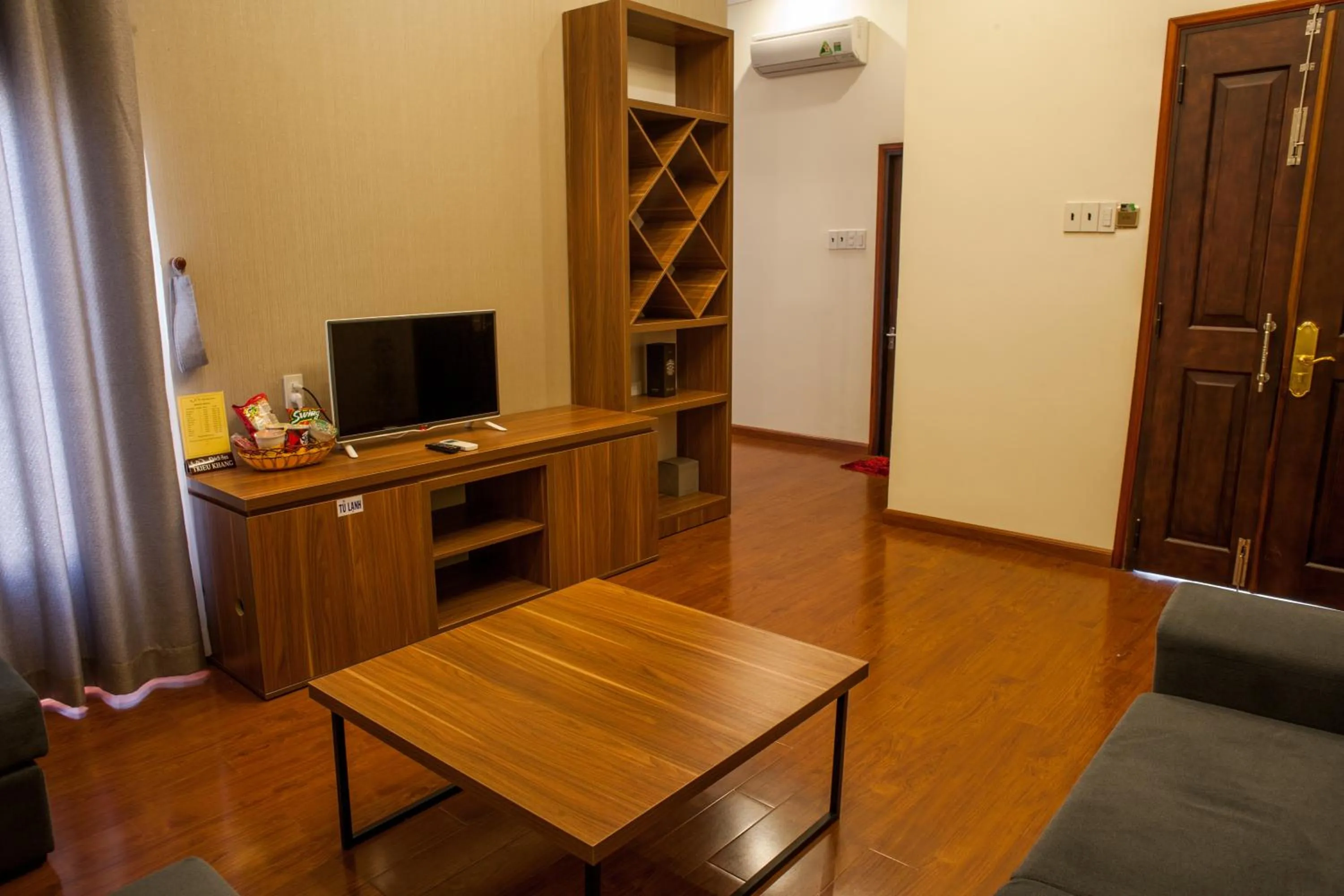 TV and multimedia in Trieu Khang Hotel gần sân bay Cam Ranh near Cam Ranh Airport