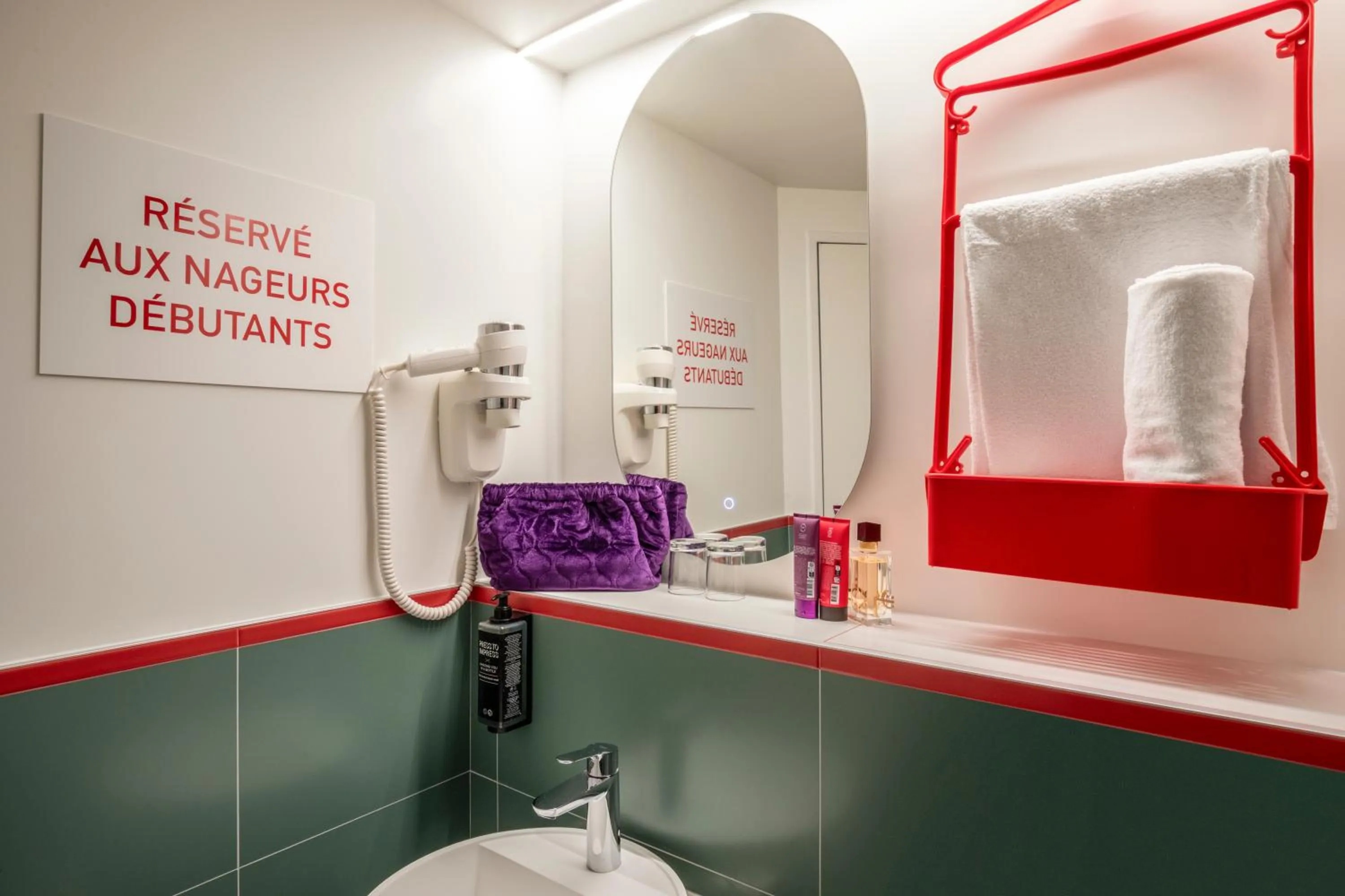Shower in ibis Styles Colombes Paris Ouest (Ouverture Octobre 2025)
