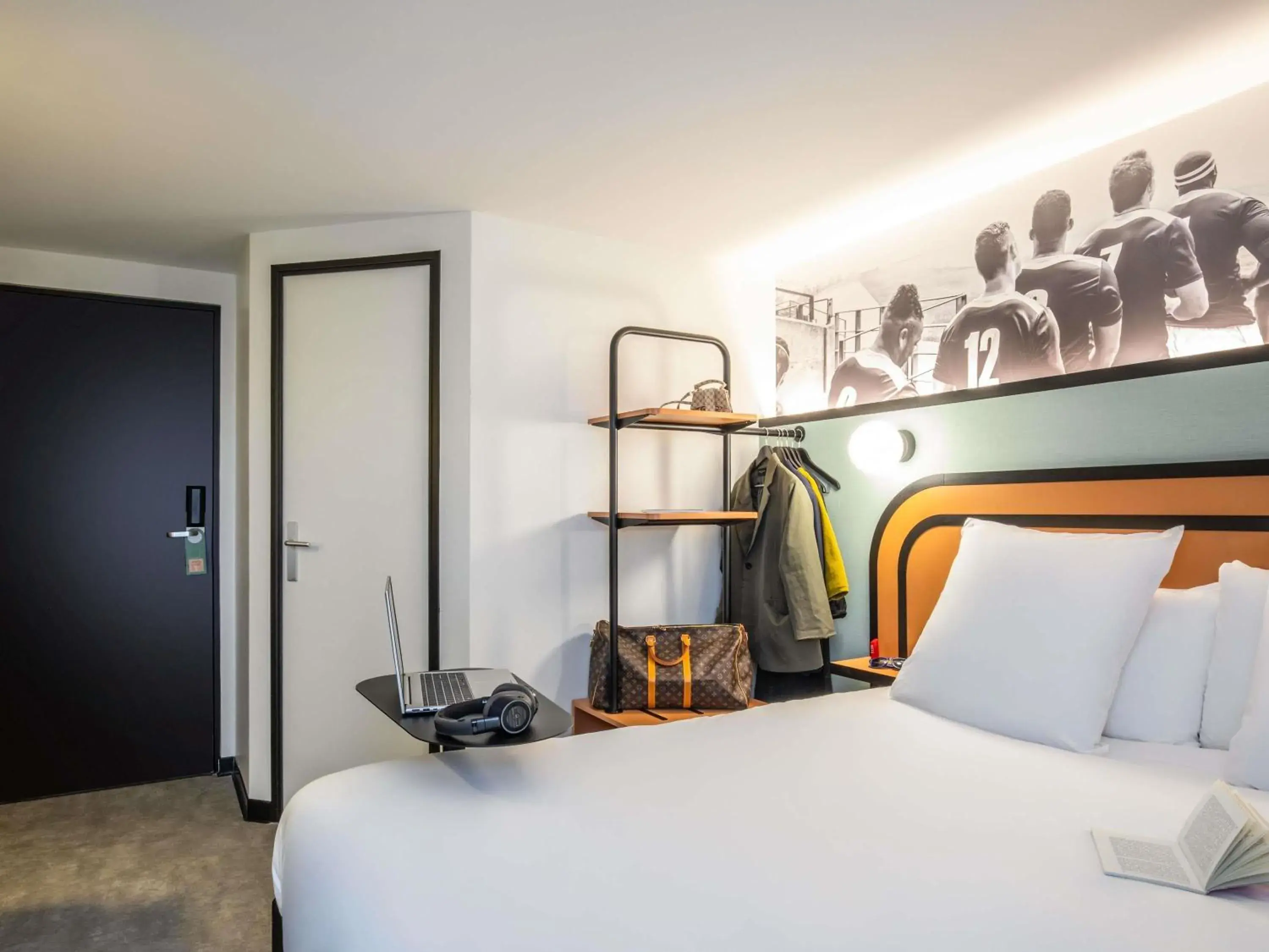 Bedroom, Bed in ibis Styles Colombes Paris Ouest (Ouverture Octobre 2025) Bedroom, Bed in ibis Styles Colombes Paris Ouest (Ouverture Octobre 2025)