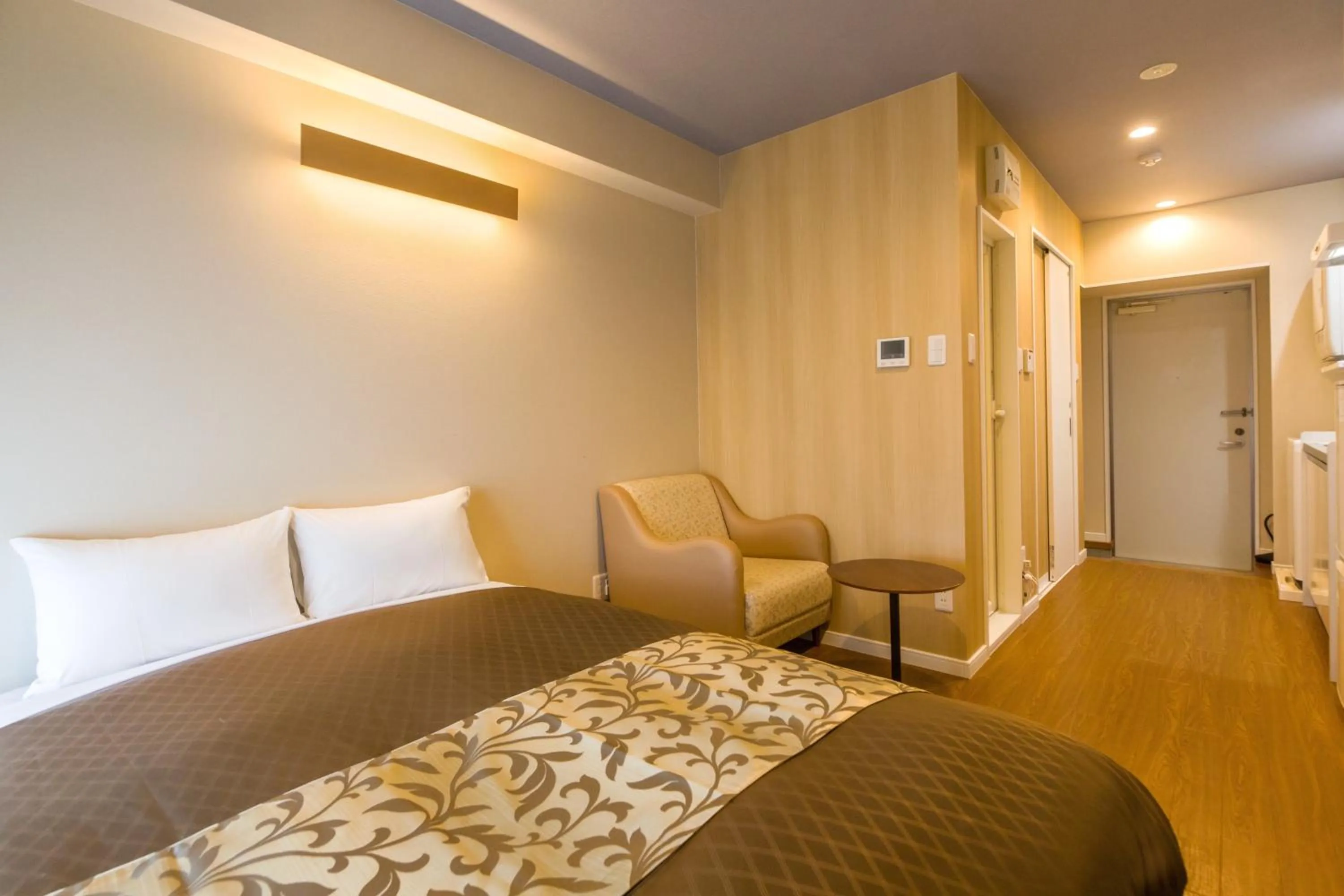 Bed in Mr. Kinjo in Shiozaki