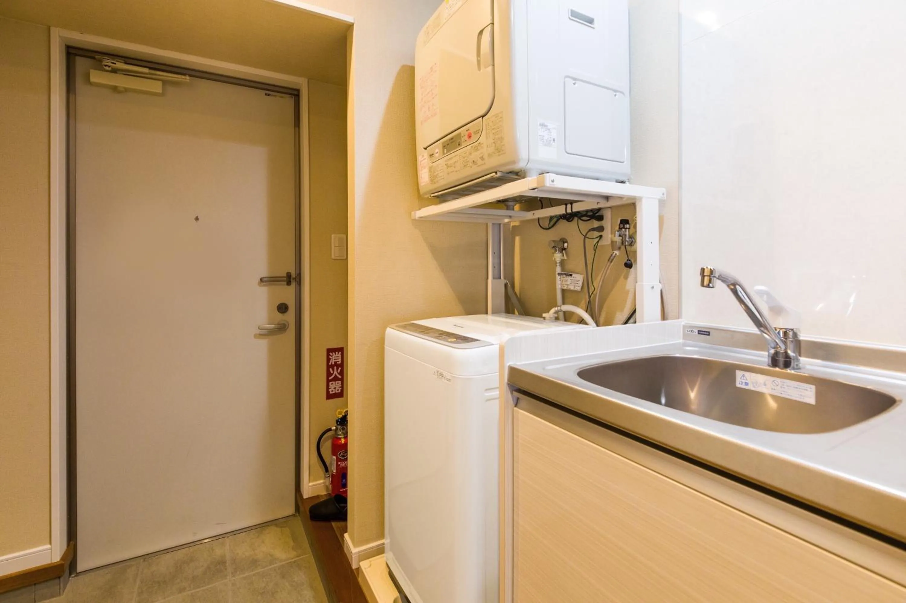 Photo of the whole room, Kitchen/Kitchenette in Mr. Kinjo in Shiozaki