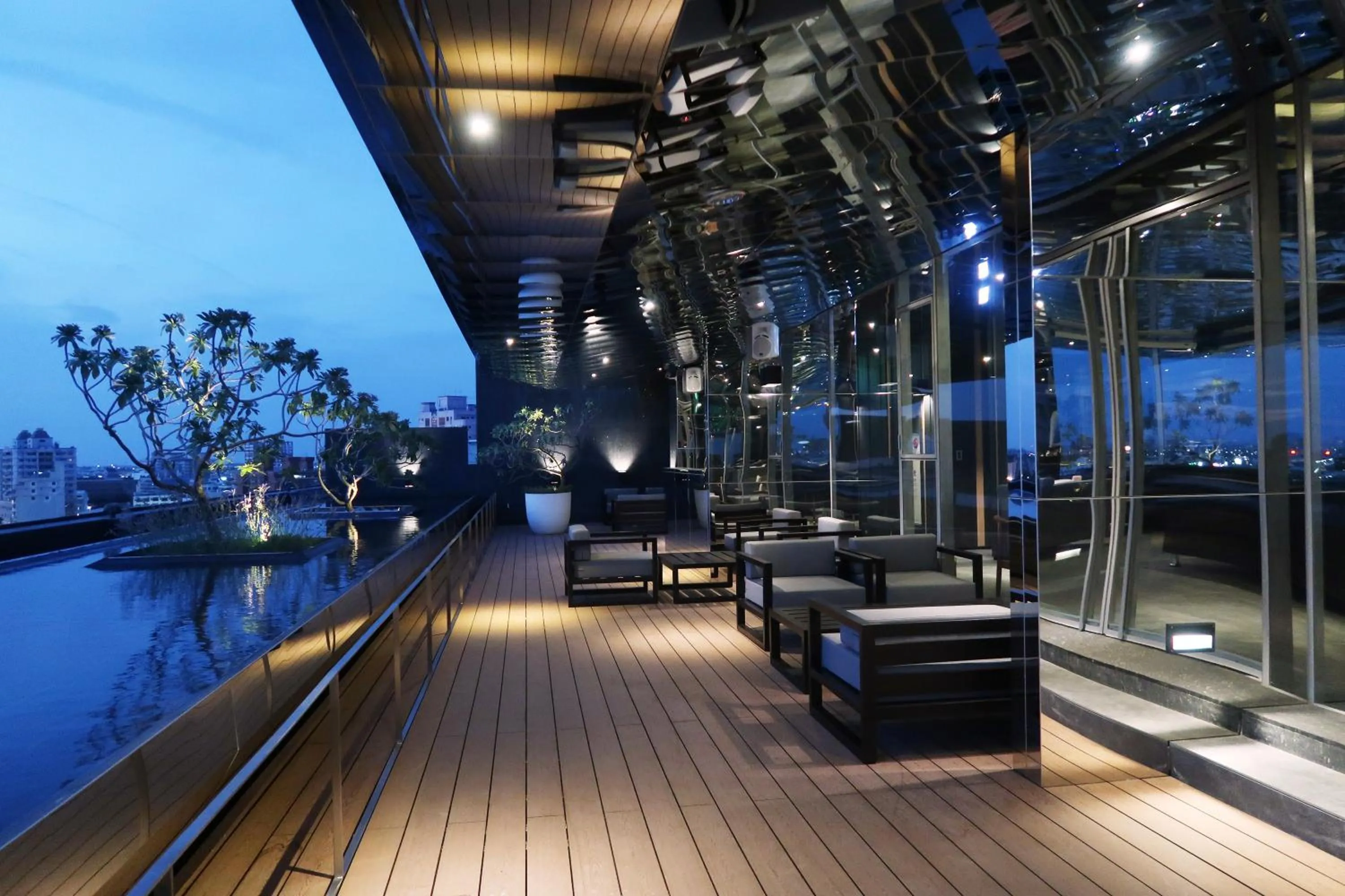 Lounge or bar in Orient Luxury Hotel