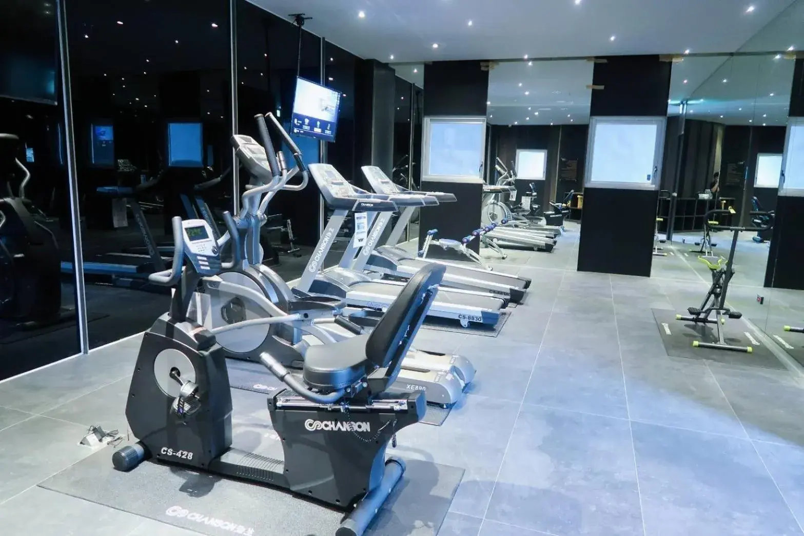 Fitness centre/facilities in Orient Luxury Hotel Fitness centre/facilities in Orient Luxury Hotel