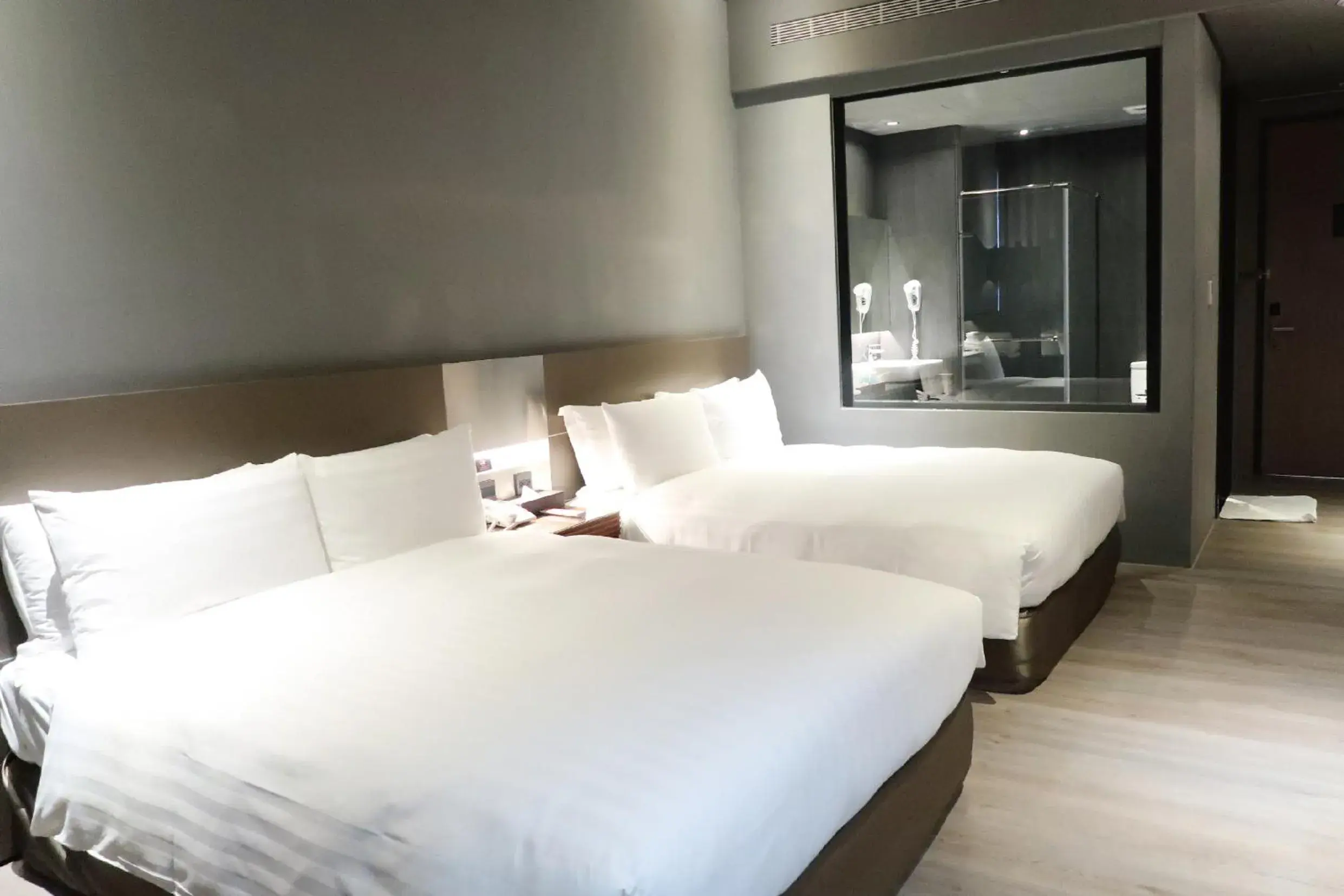 Bedroom, Bed in Orient Luxury Hotel Bedroom, Bed in Orient Luxury Hotel