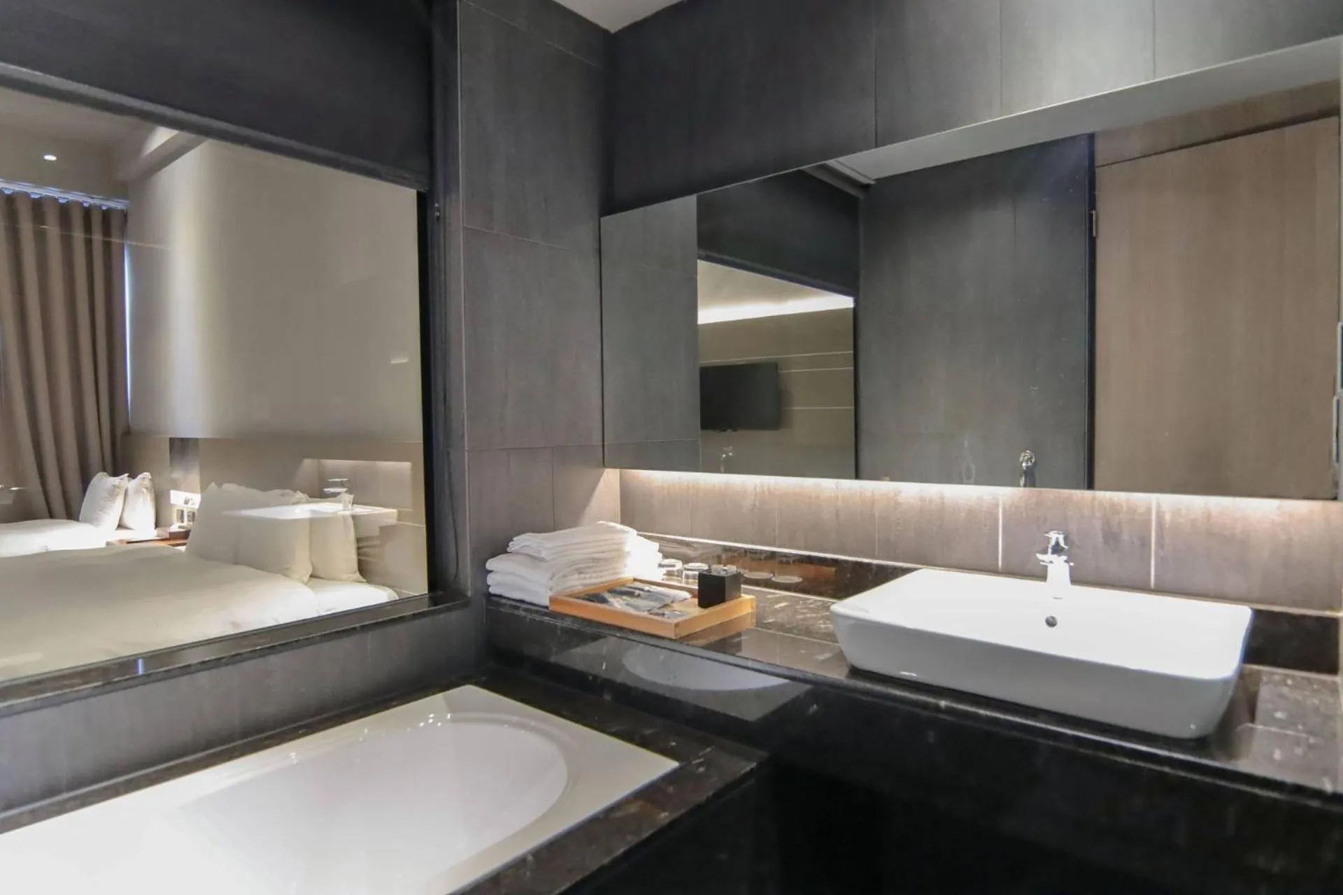 Bath in Orient Luxury Hotel