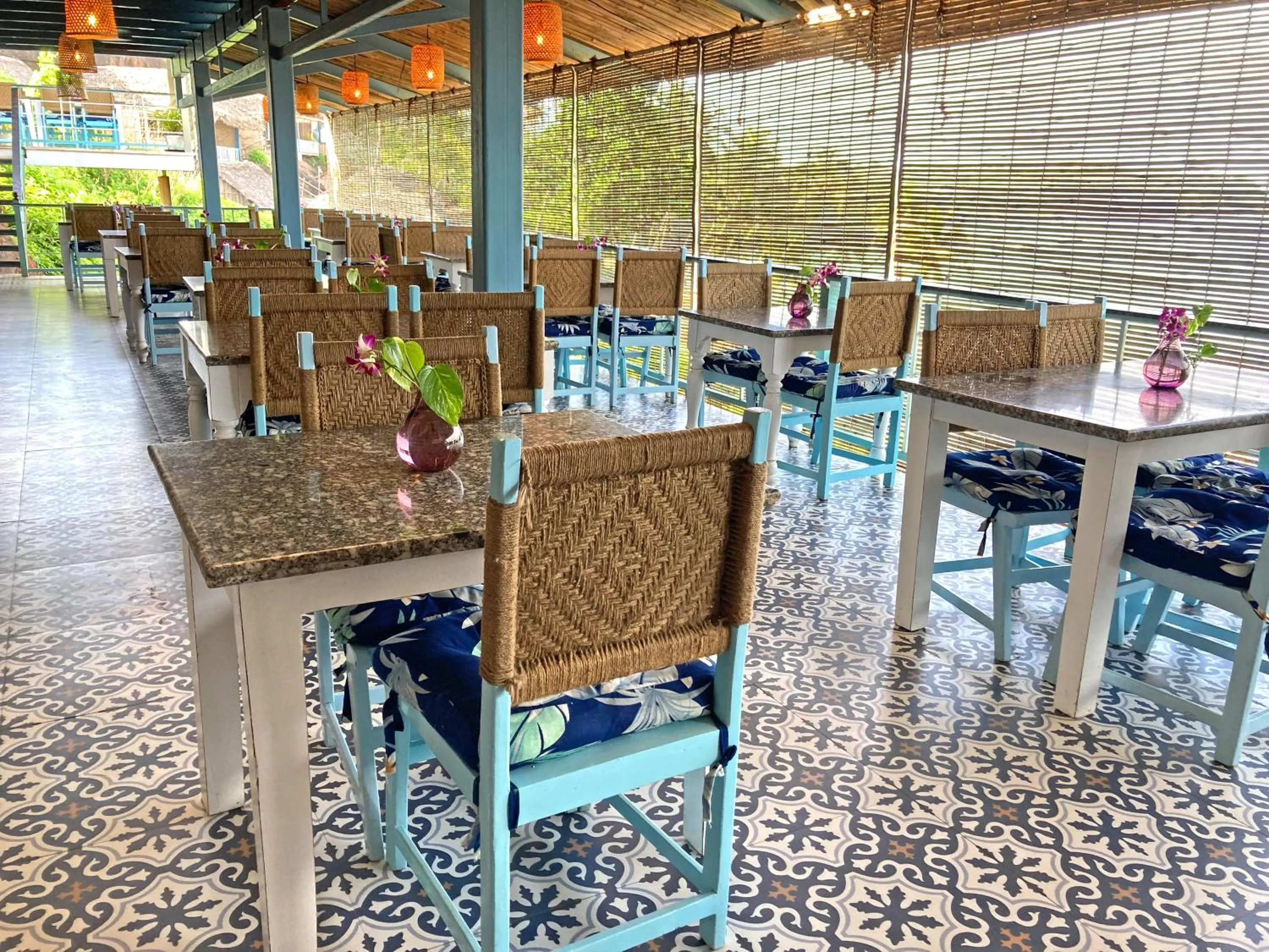 Restaurant/places to eat in The Cape Goa