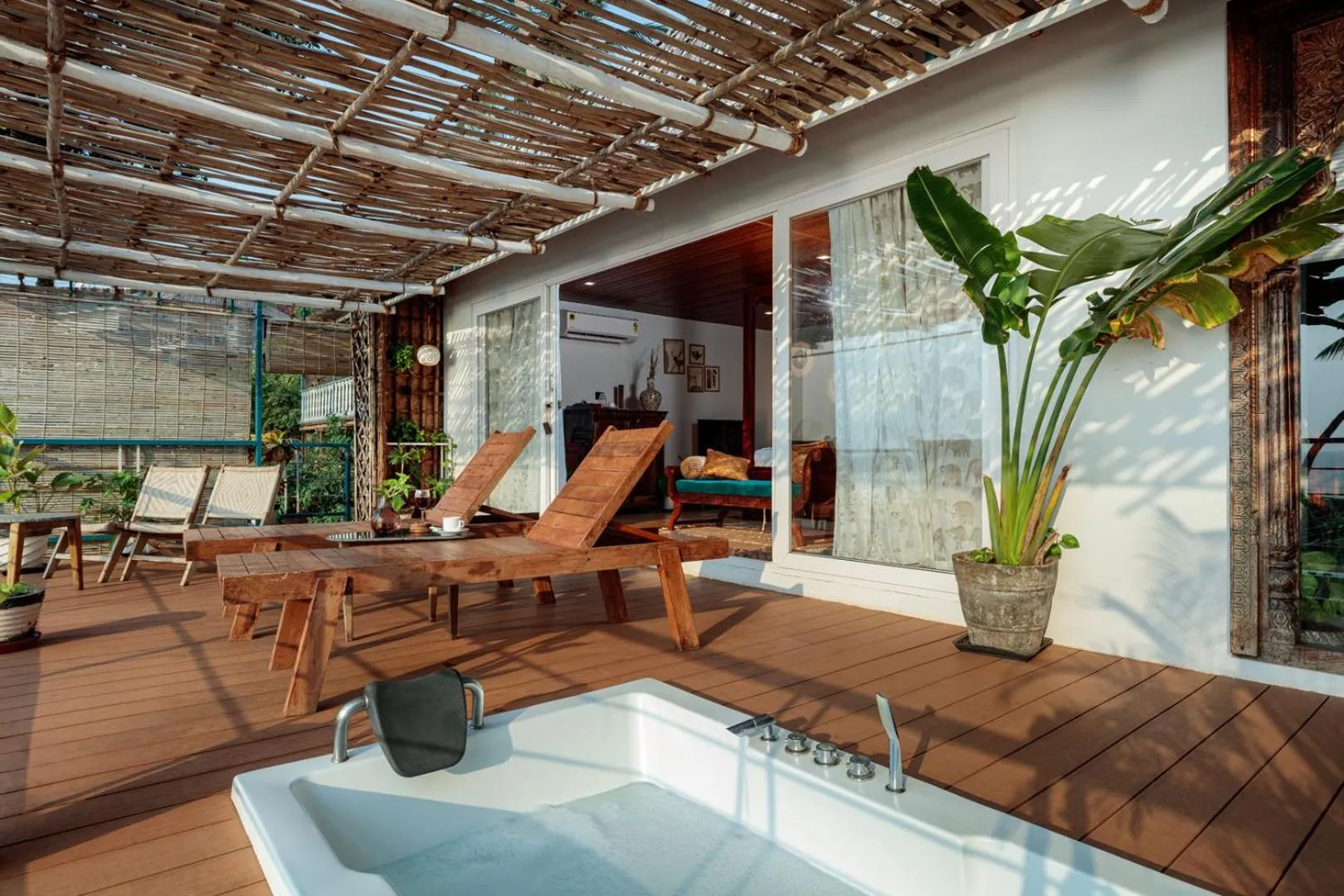 Hot Tub in The Cape Goa