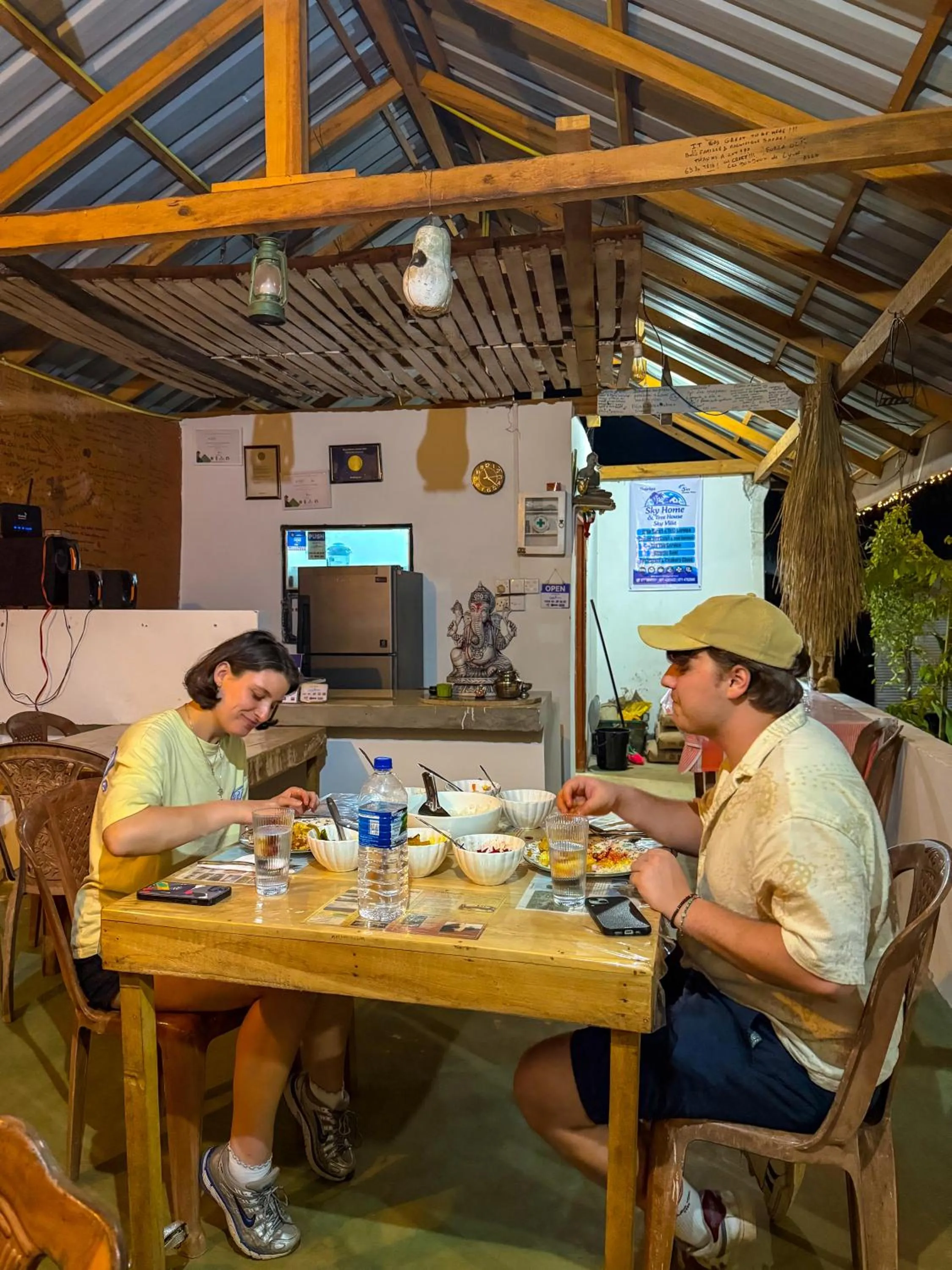 Restaurant/places to eat in Sigiri Sky Home & TreeHouse