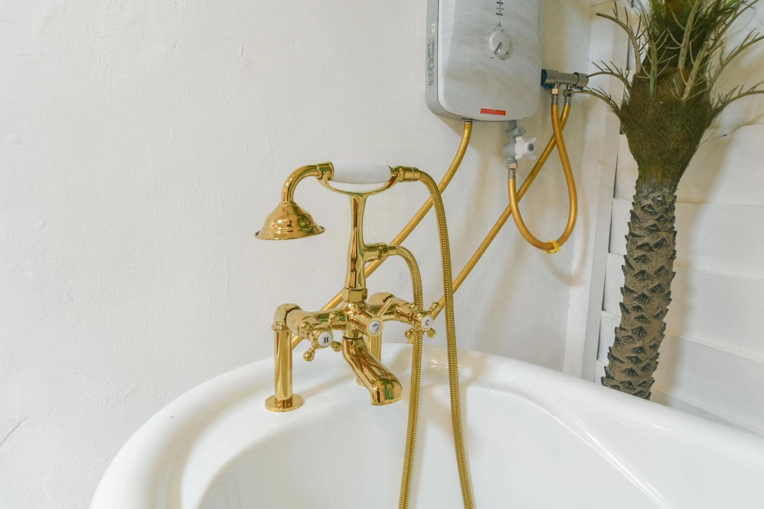 Bath in Ohana House @ 15 Kuli