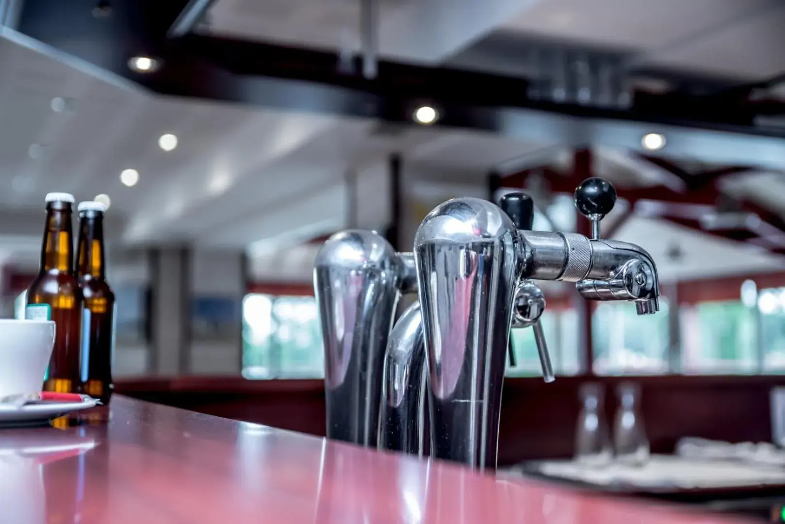 Lounge or bar in Kyriad Saint-Malo Dinard Lounge or bar in Kyriad Saint-Malo Dinard