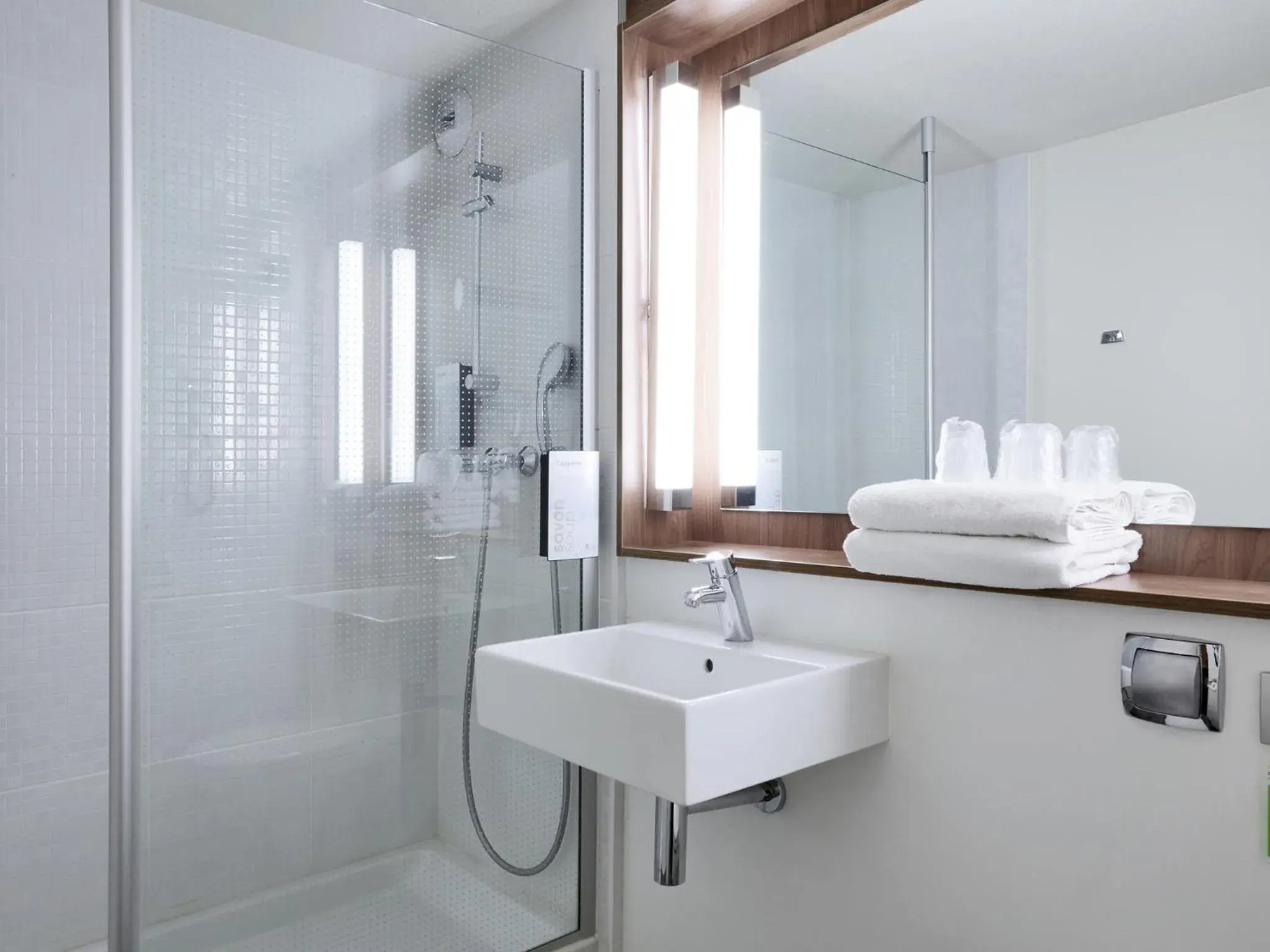 Bedroom in Campanile L'Isle d'Abeau - Bourgoin Jallieu Bedroom in Campanile L'Isle d'Abeau - Bourgoin Jallieu