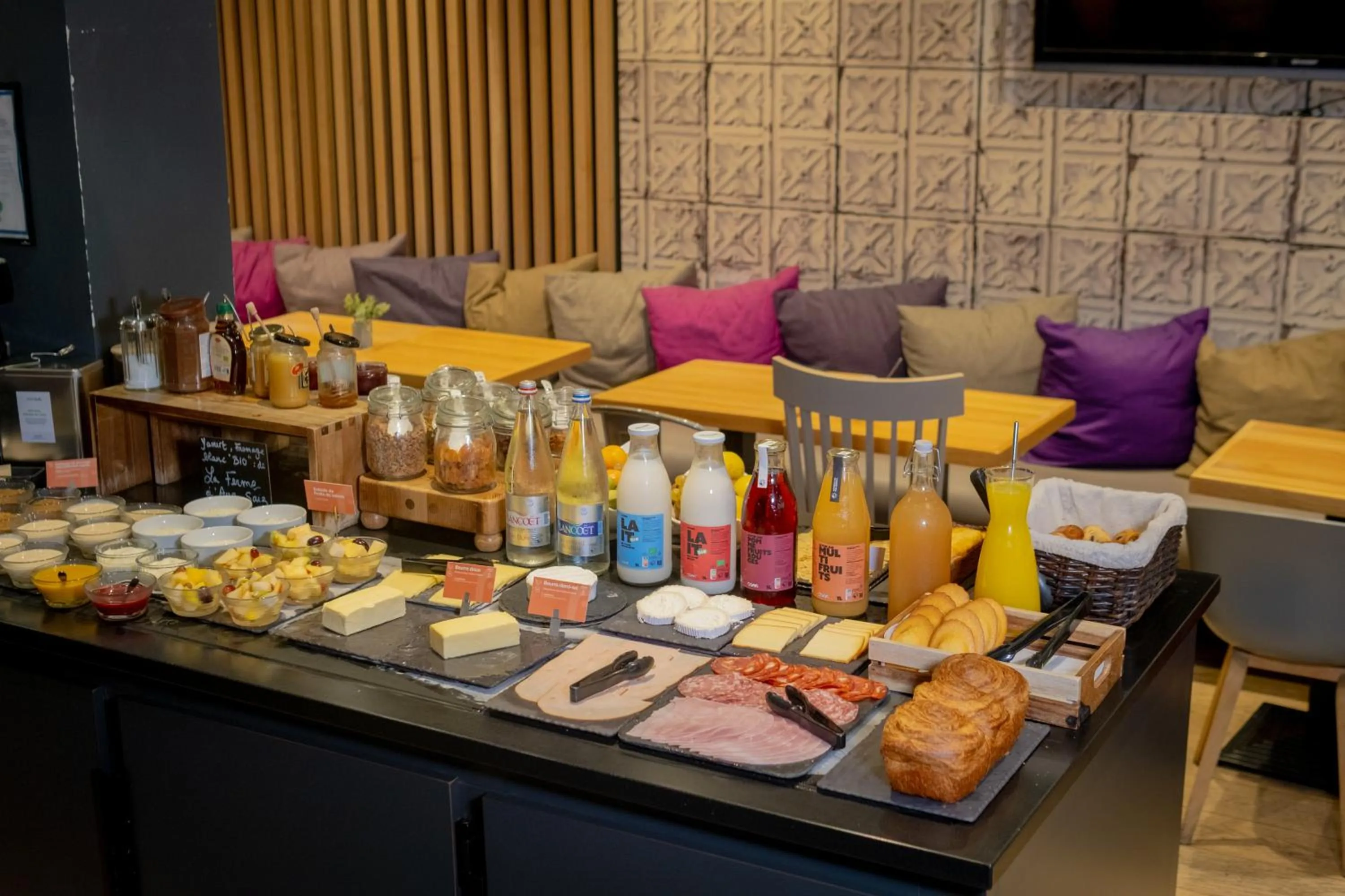 Breakfast in Campanile Rennes Centre - Gare