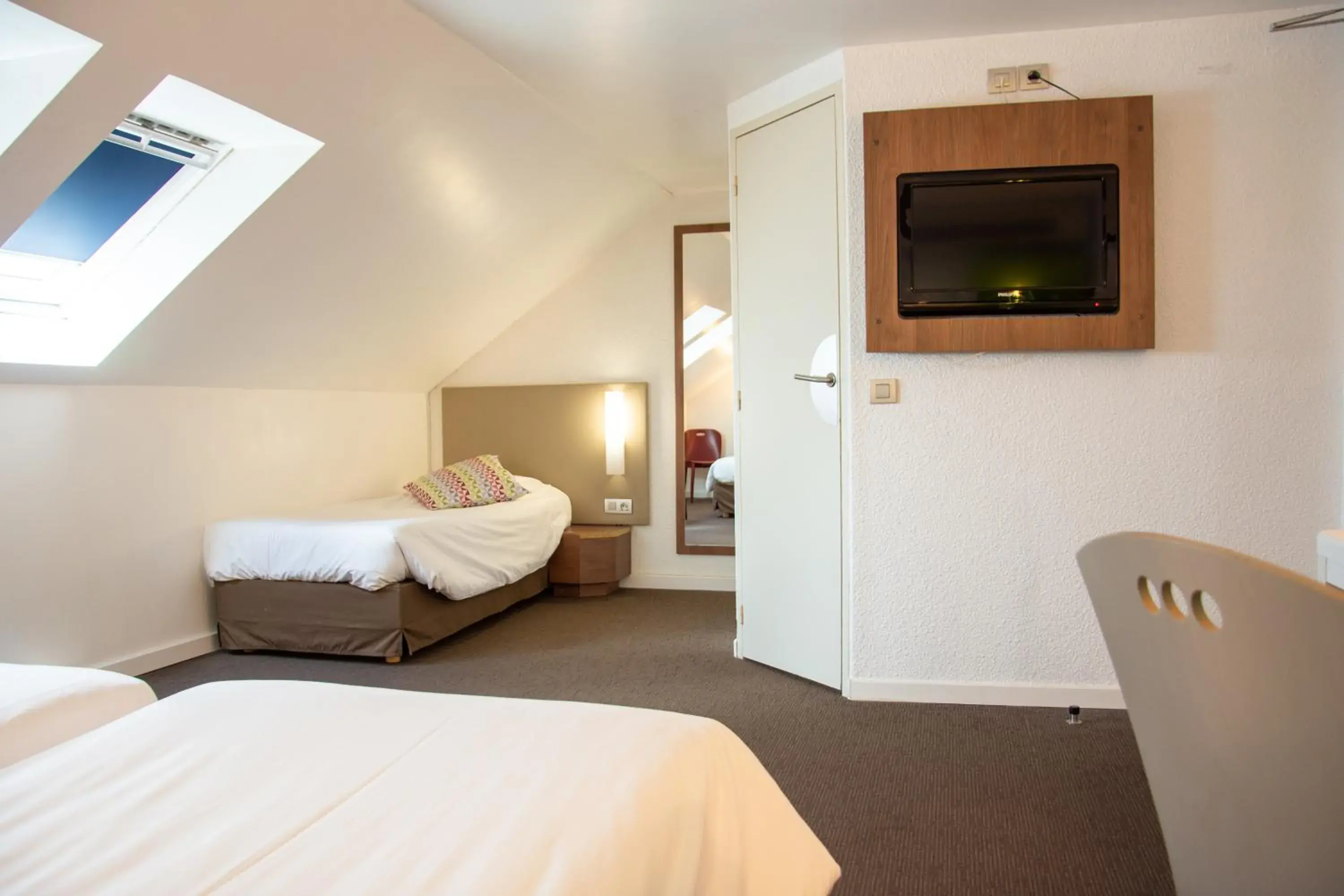 Bedroom, Bed in Campanile Dunkerque Sud - Loon Plage Bedroom, Bed in Campanile Dunkerque Sud - Loon Plage