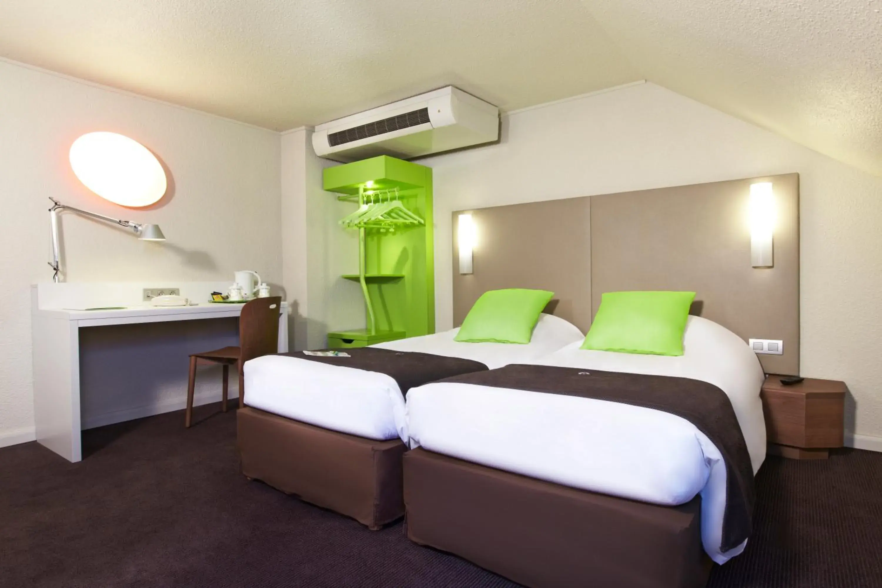 New Generation Triple Toom (3 Single Beds) in Campanile Dunkerque Sud - Loon Plage New Generation Triple Toom (3 Single Beds) in Campanile Dunkerque Sud - Loon Plage