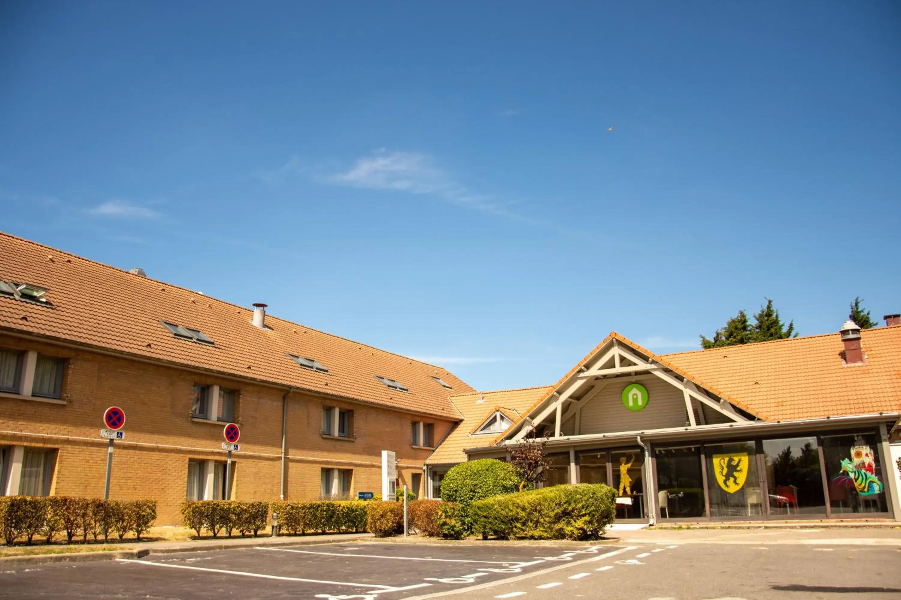 Property building in Campanile Dunkerque Sud - Loon Plage Property building in Campanile Dunkerque Sud - Loon Plage