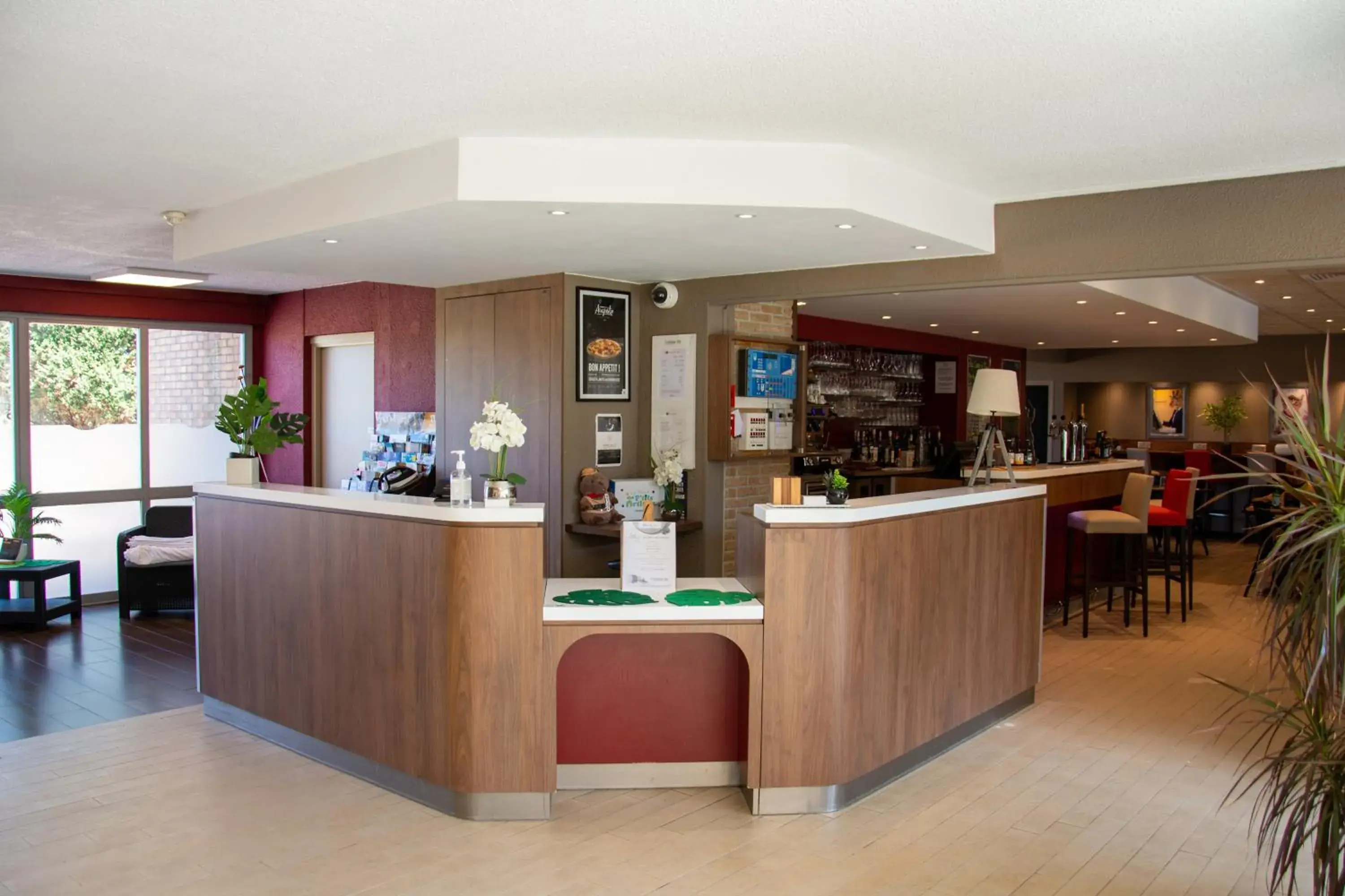 Lobby or reception in Campanile Dunkerque Sud - Loon Plage Lobby or reception in Campanile Dunkerque Sud - Loon Plage