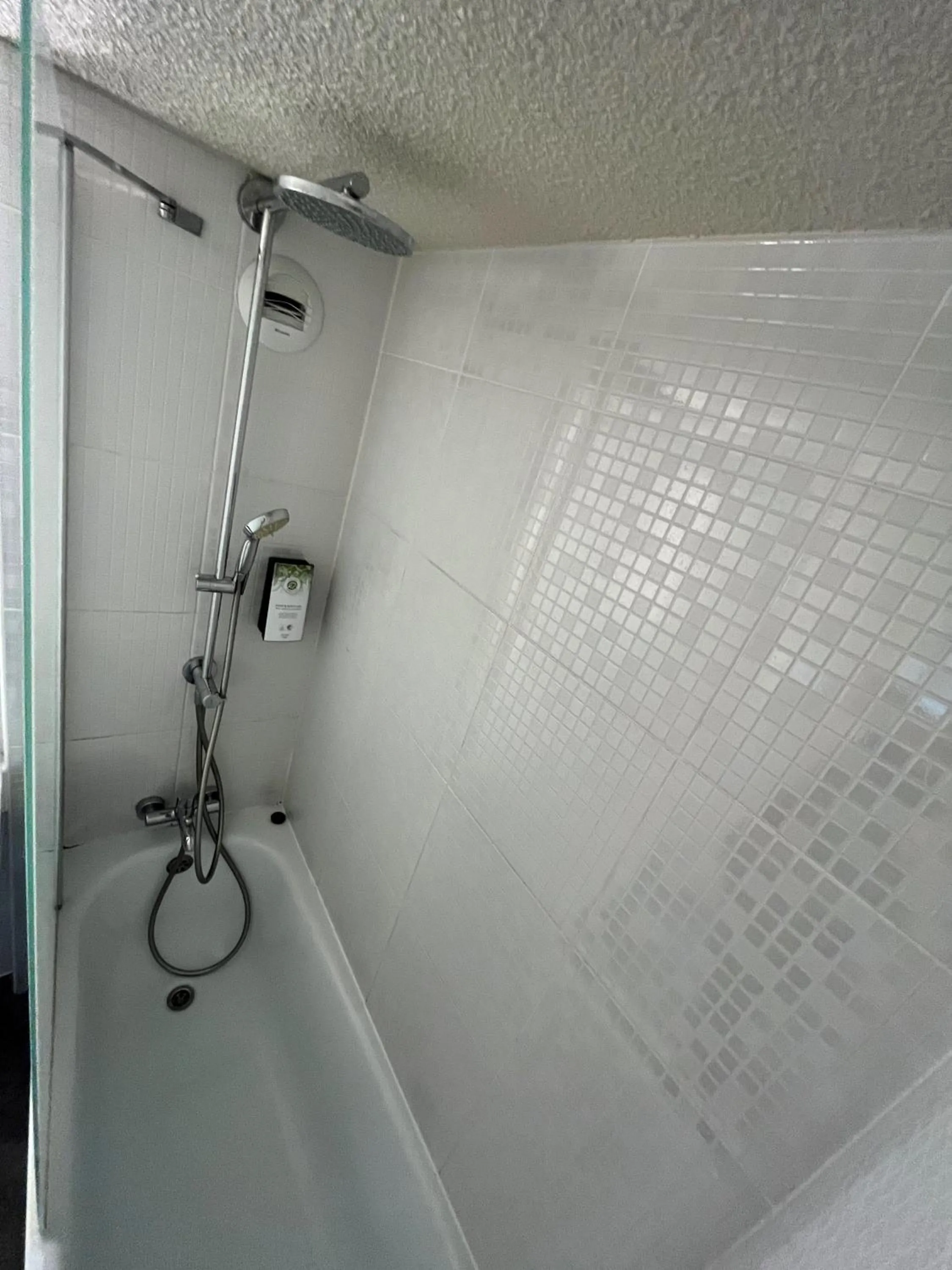 Bath in Campanile Dunkerque Sud - Loon Plage