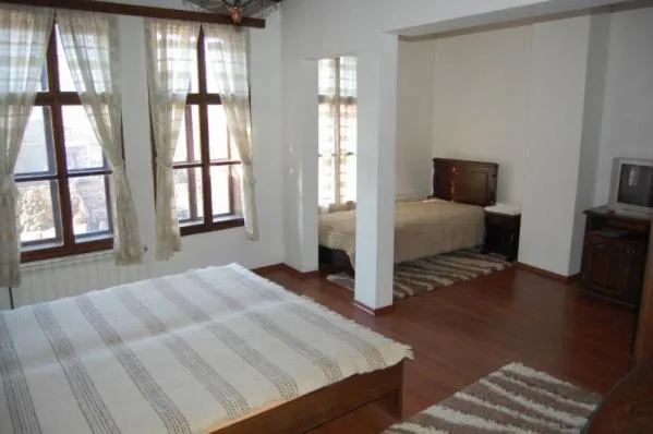 Bed in Trevnenski Kat Hotel