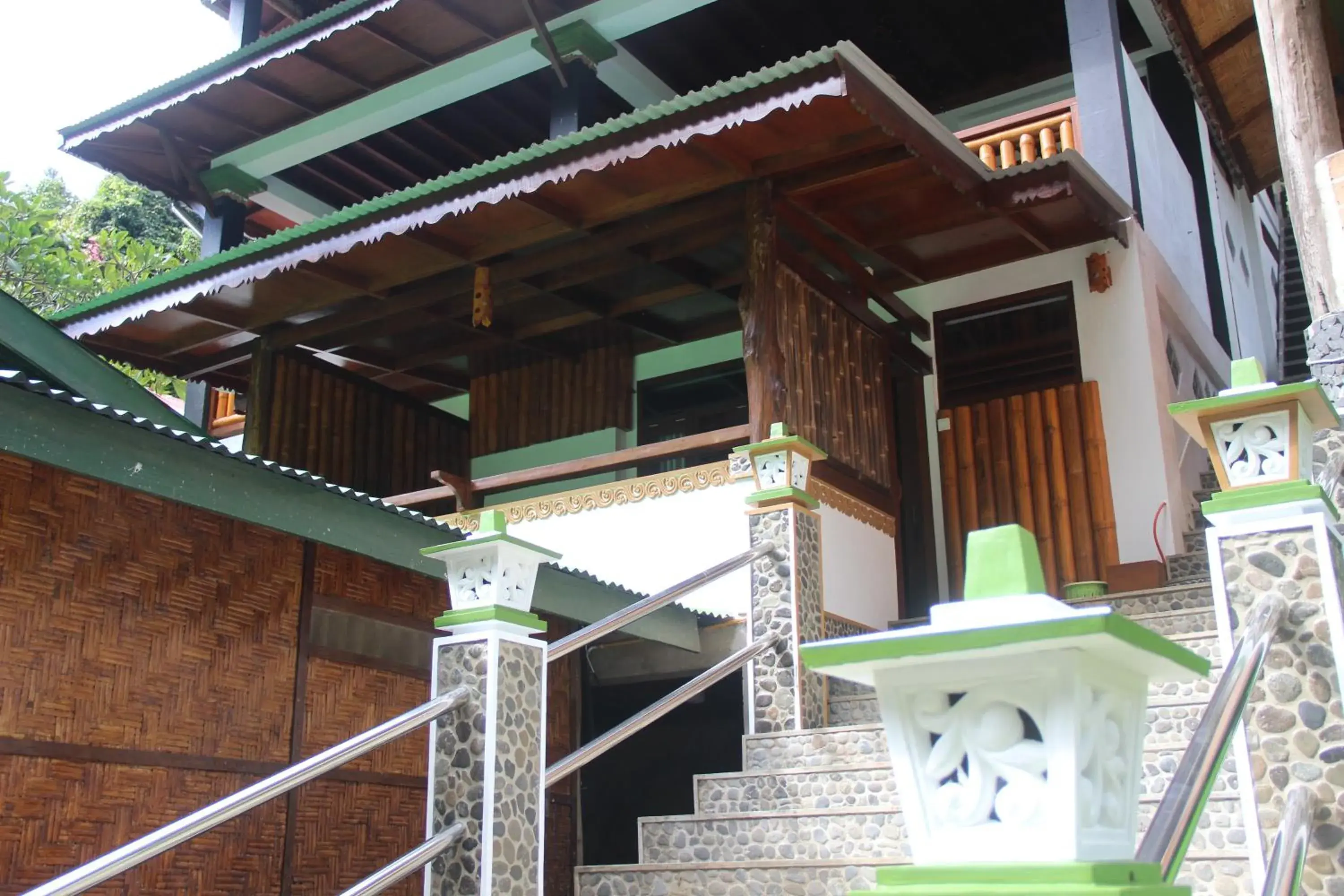 Small Double Room in Sam's Bungalows And Treks Small Double Room in Sam's Bungalows And Treks
