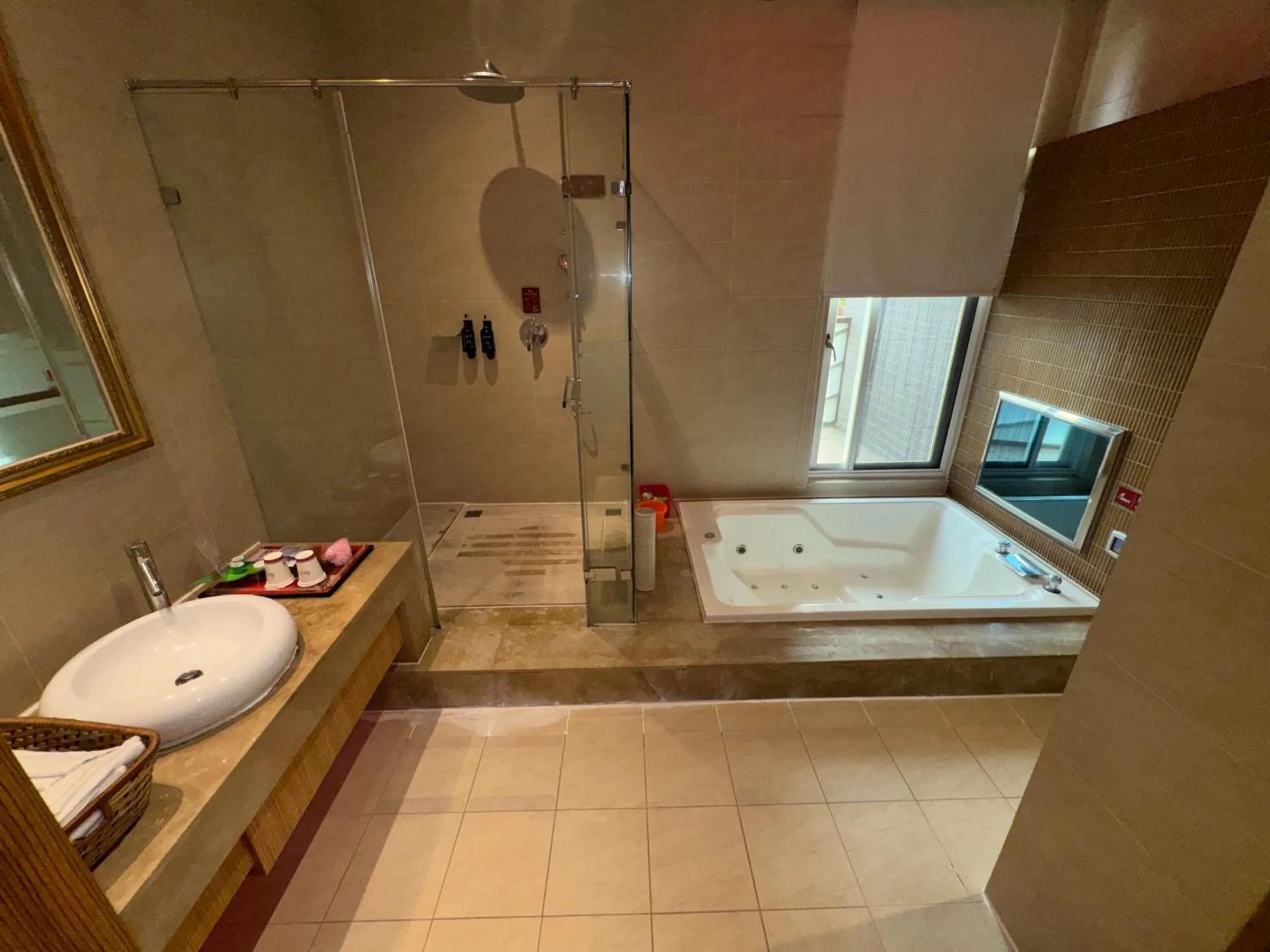 Shower in Norway Forest SPA Motel