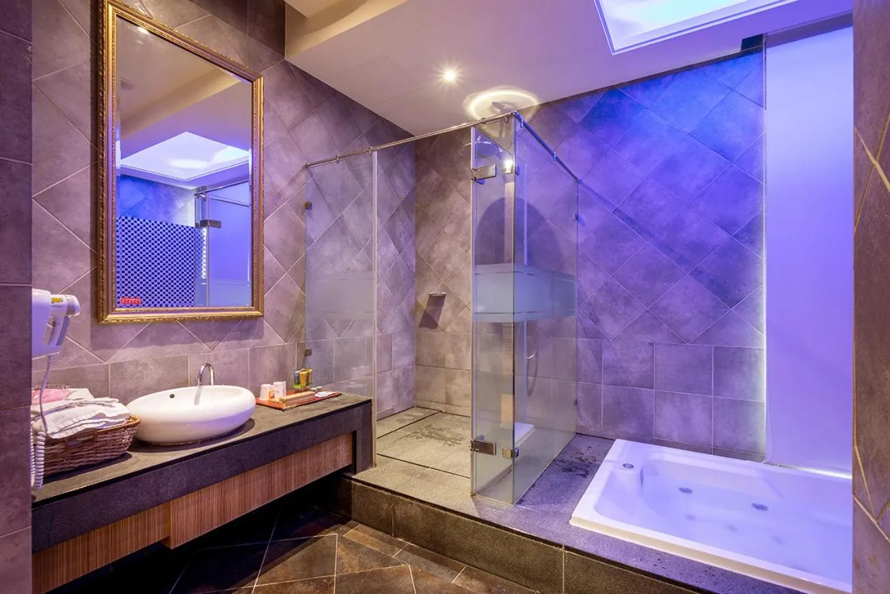 Bathroom in Norway Forest SPA Motel