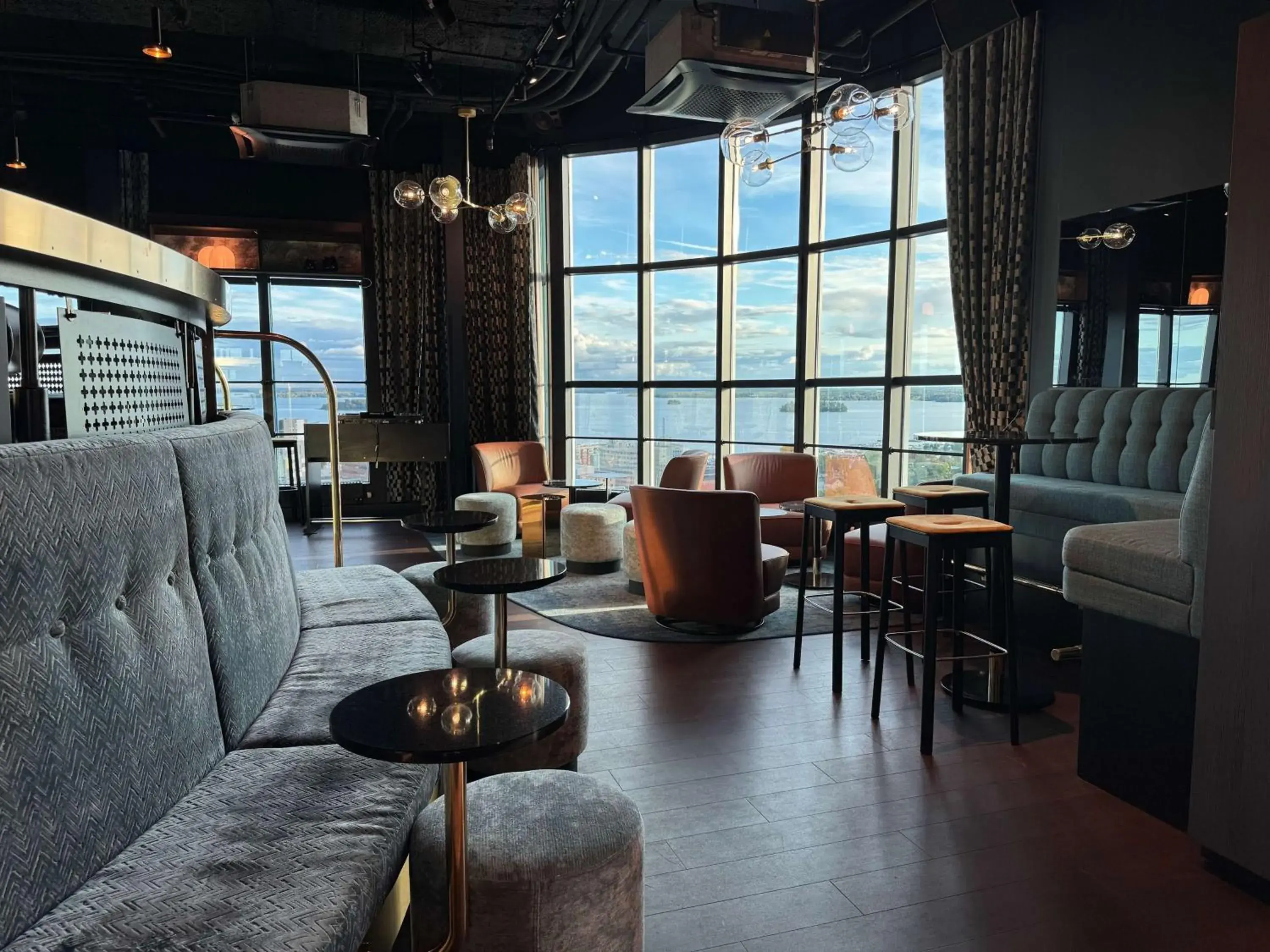 Lounge or bar in Best Western Plus Hotel Plaza Lounge or bar in Best Western Plus Hotel Plaza