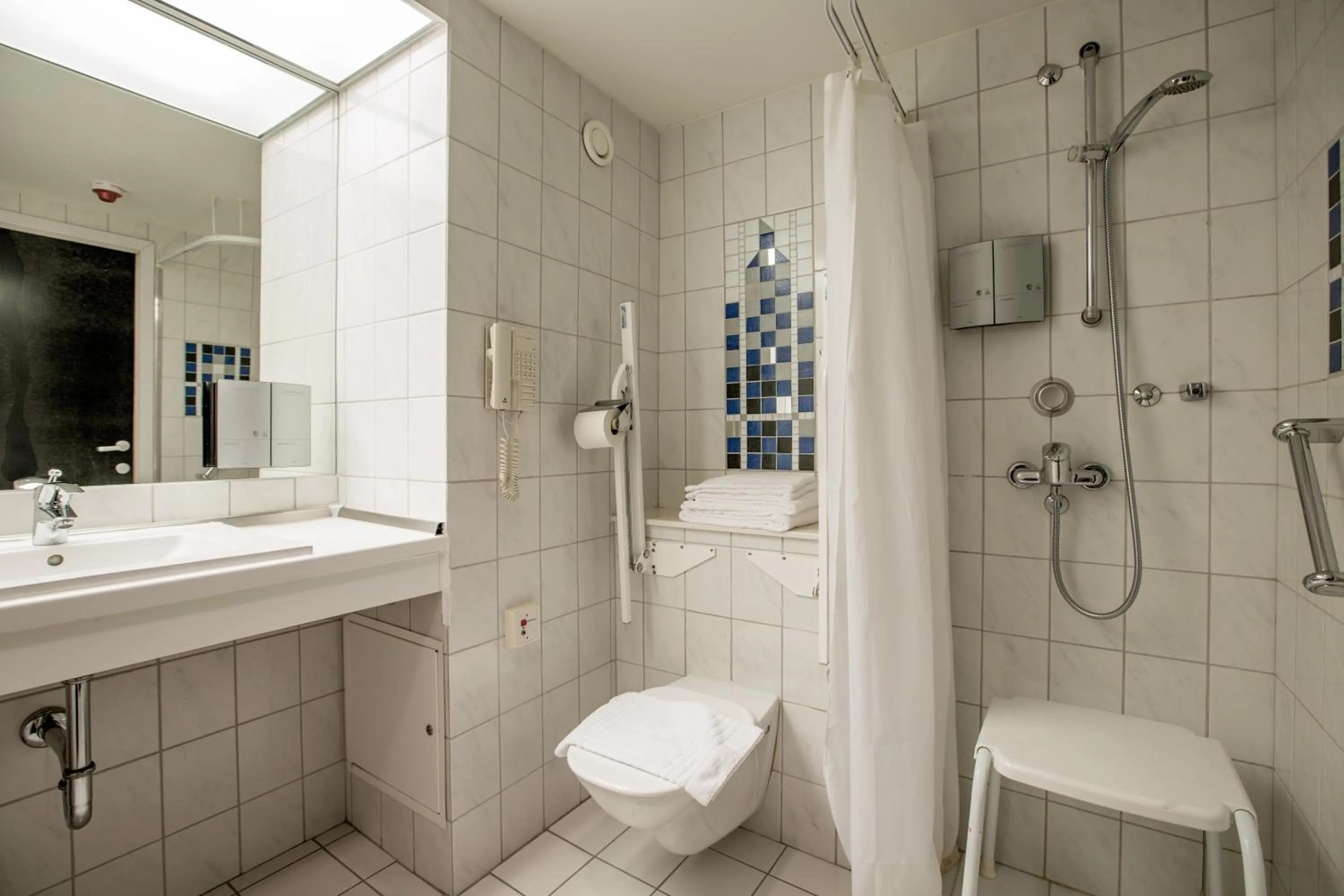 Toilet in Best Western Plus Hotel Plaza