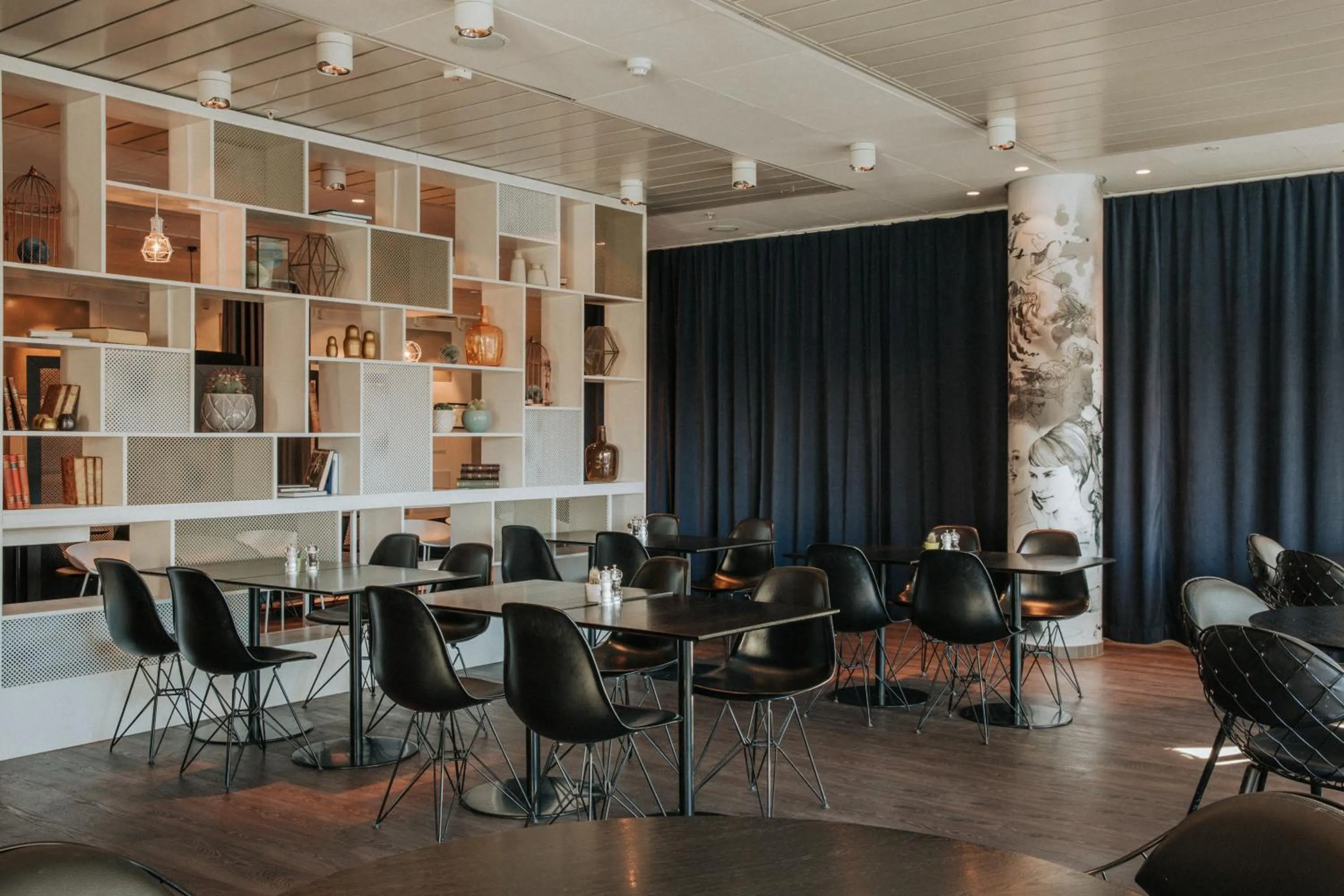 Restaurant/places to eat in Best Western Plus Hotel Plaza