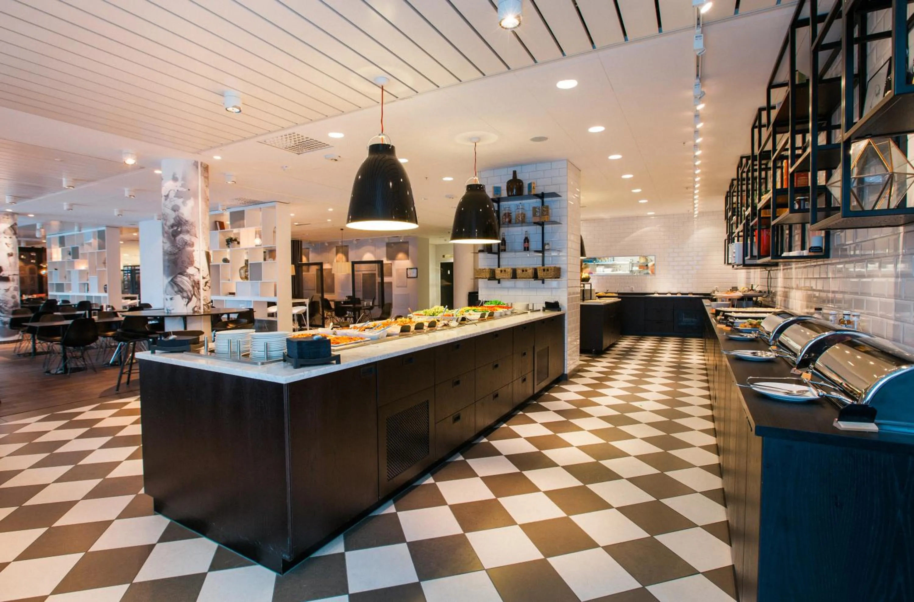 Restaurant/places to eat in Best Western Plus Hotel Plaza