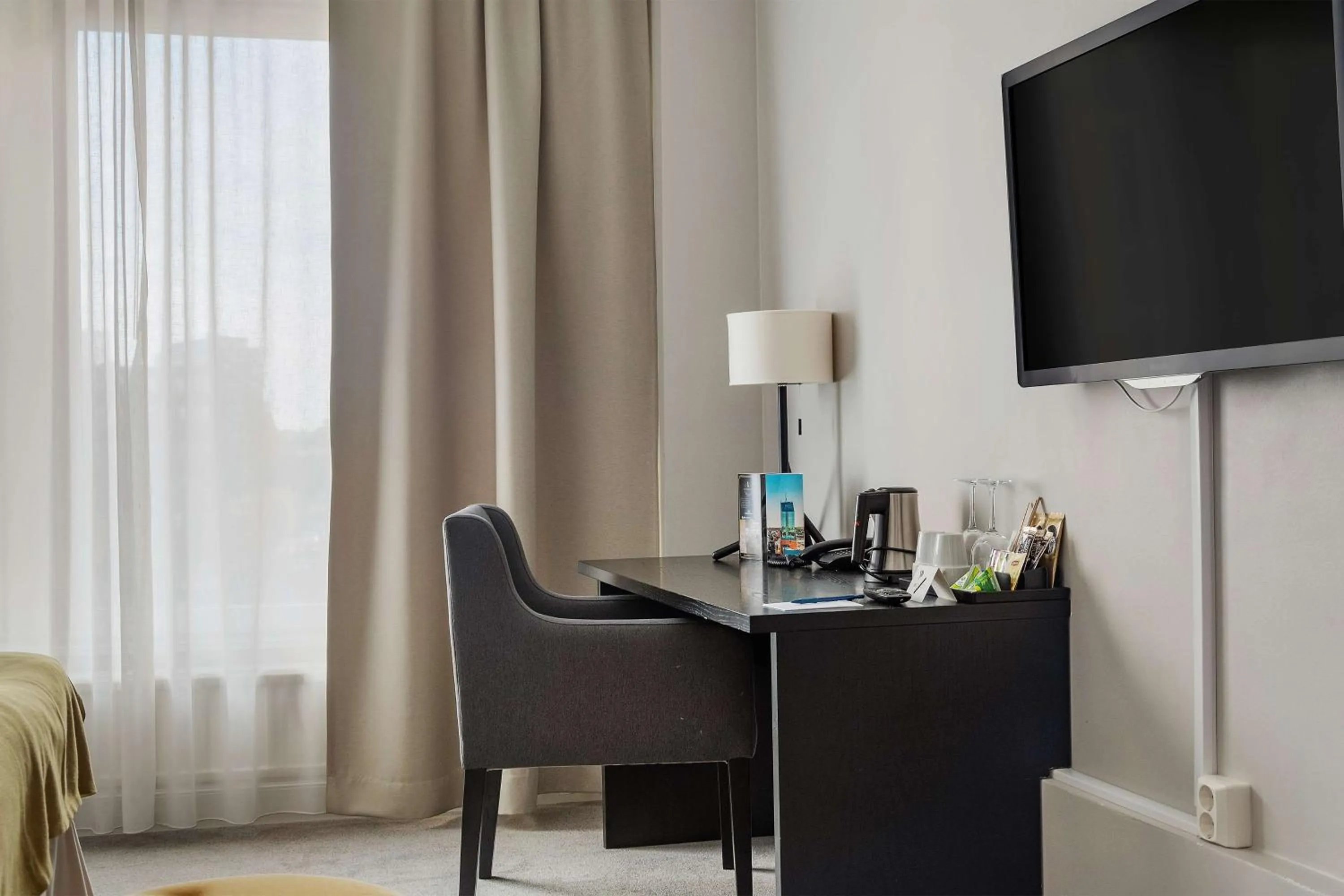 Bedroom in Best Western Plus Hotel Plaza