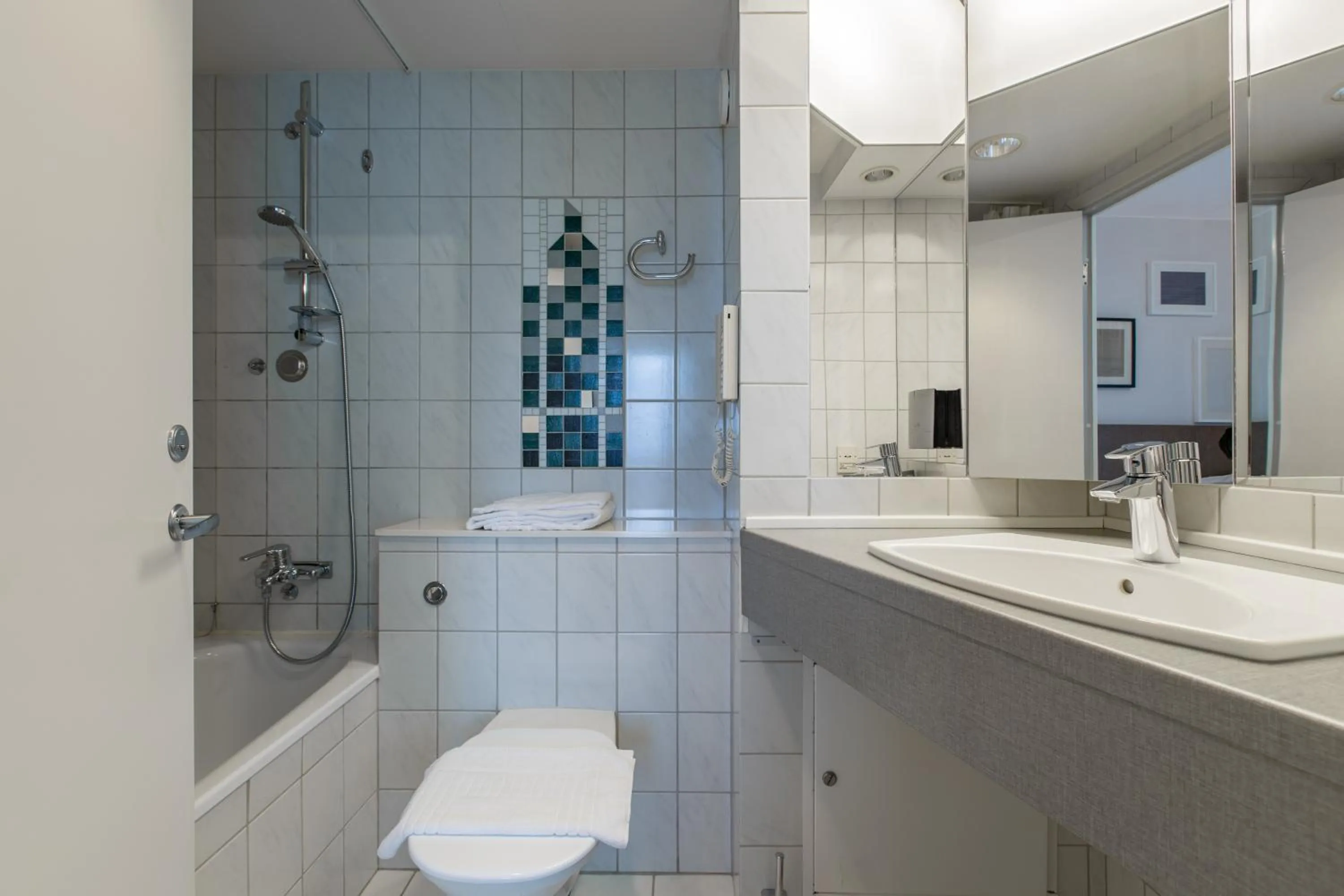 Toilet in Best Western Plus Hotel Plaza