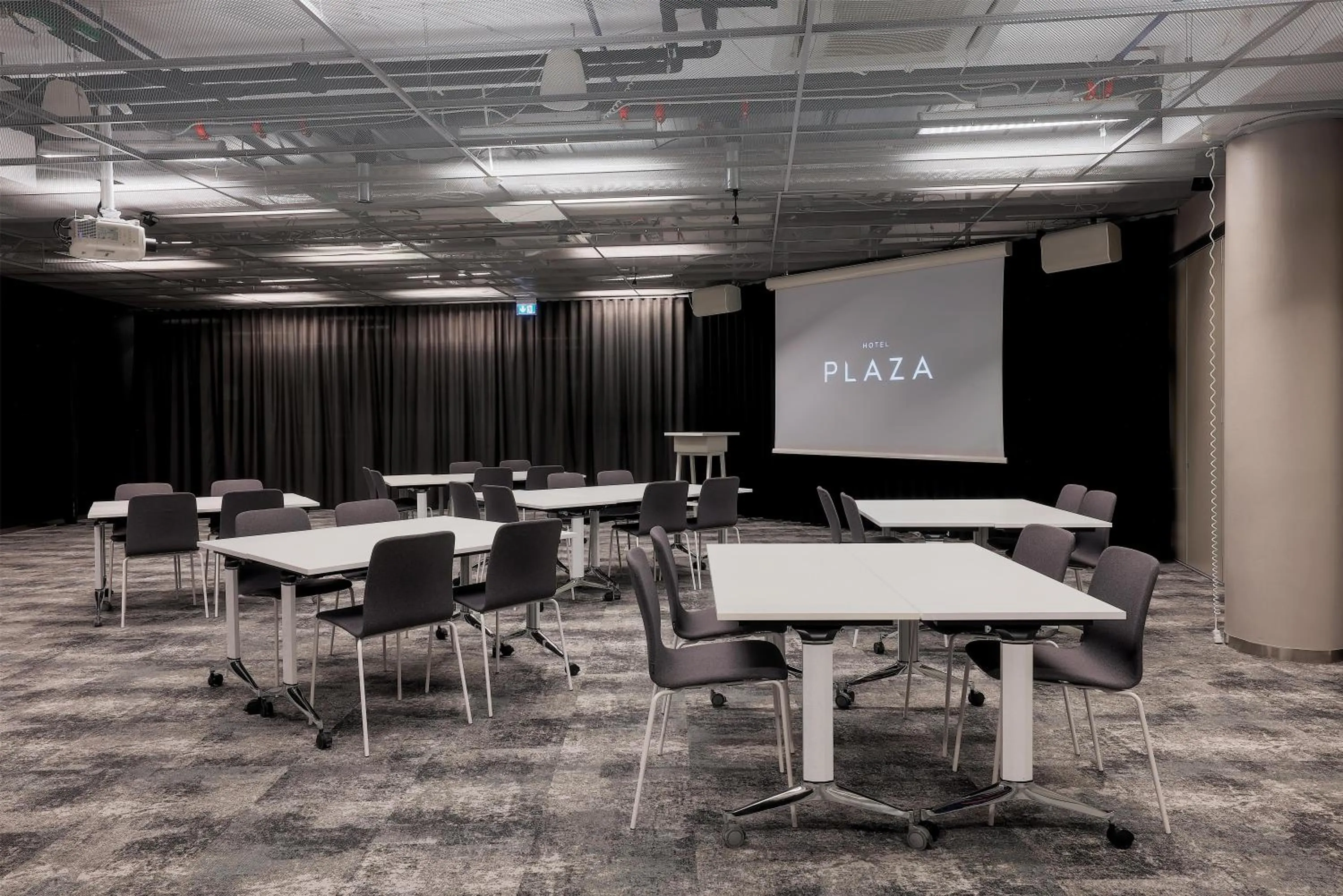 Business facilities in Best Western Plus Hotel Plaza