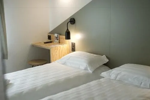 Photo of the whole room, Bed in Brit Hotel Essentiel Arverne - Clermont-Ferrand Sud