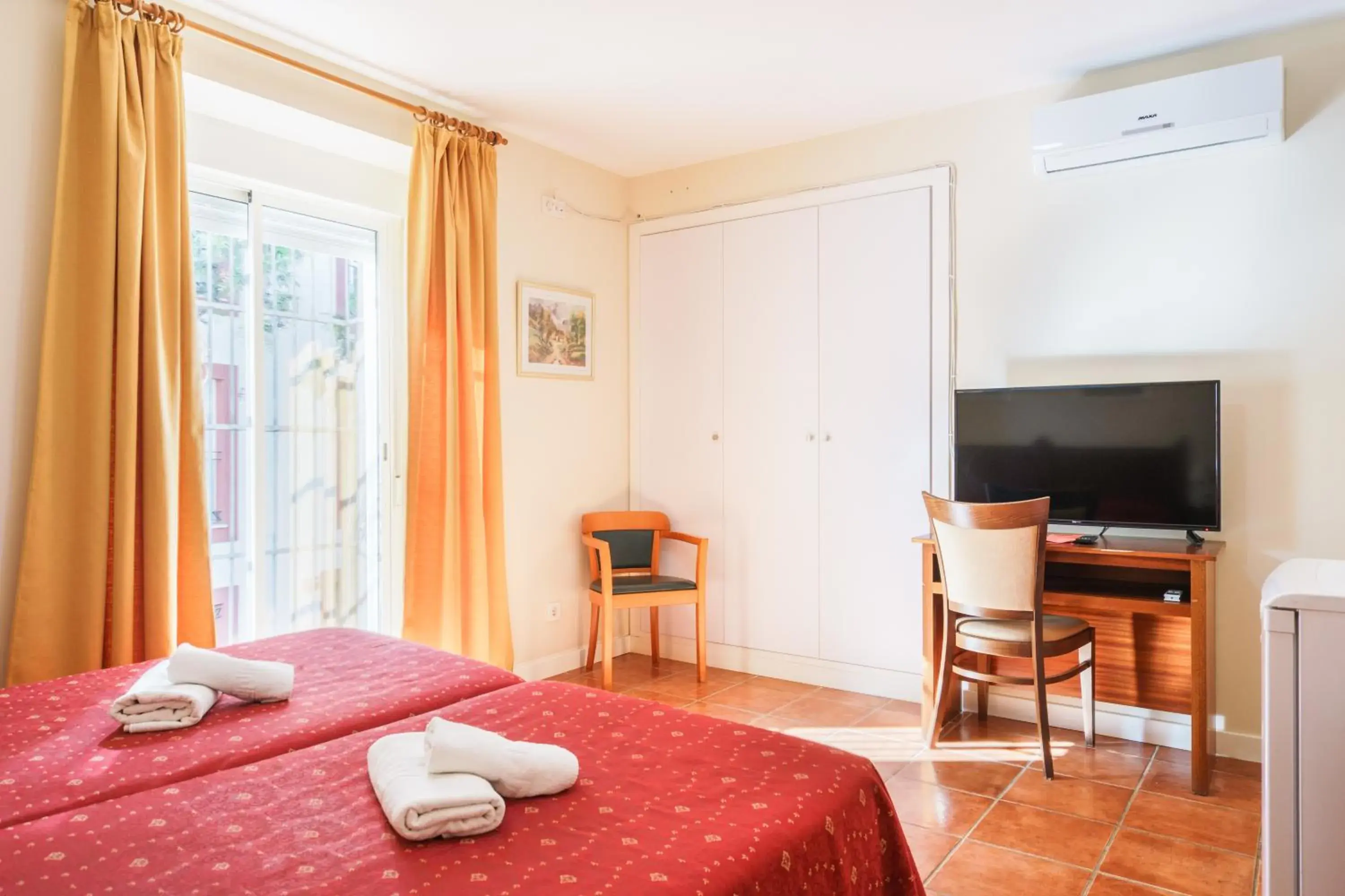 Double or Twin Room in Hotel Carlos V Jerez by Vivere Stays Double or Twin Room in Hotel Carlos V Jerez by Vivere Stays